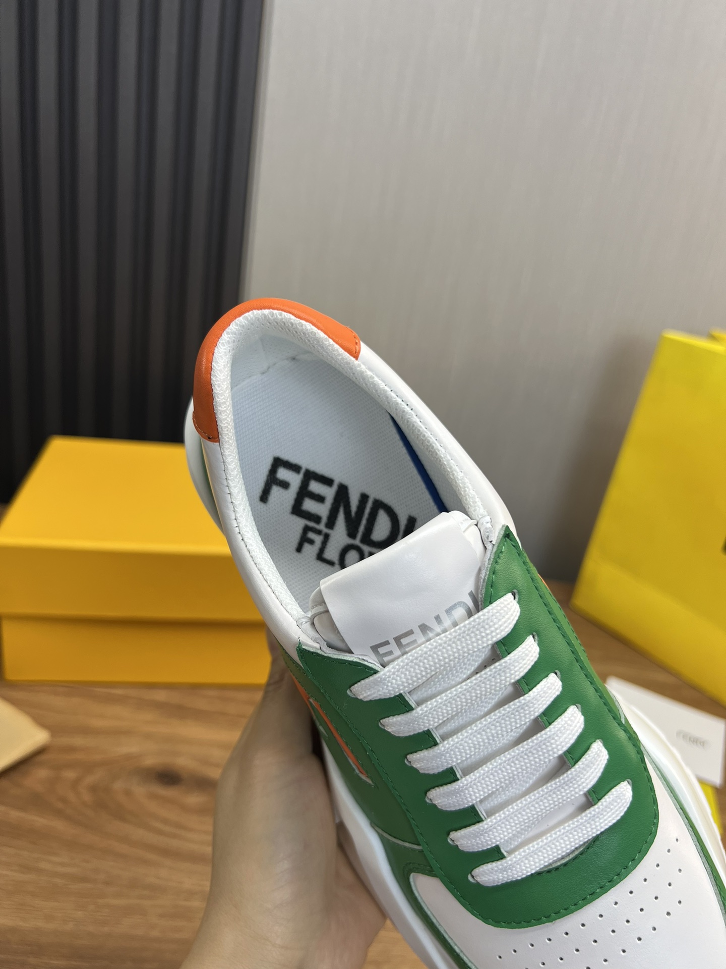 Factory precio 290Fendi [Fendi] explosión enumerados moda casual zapatos de los hombres que utilizan
