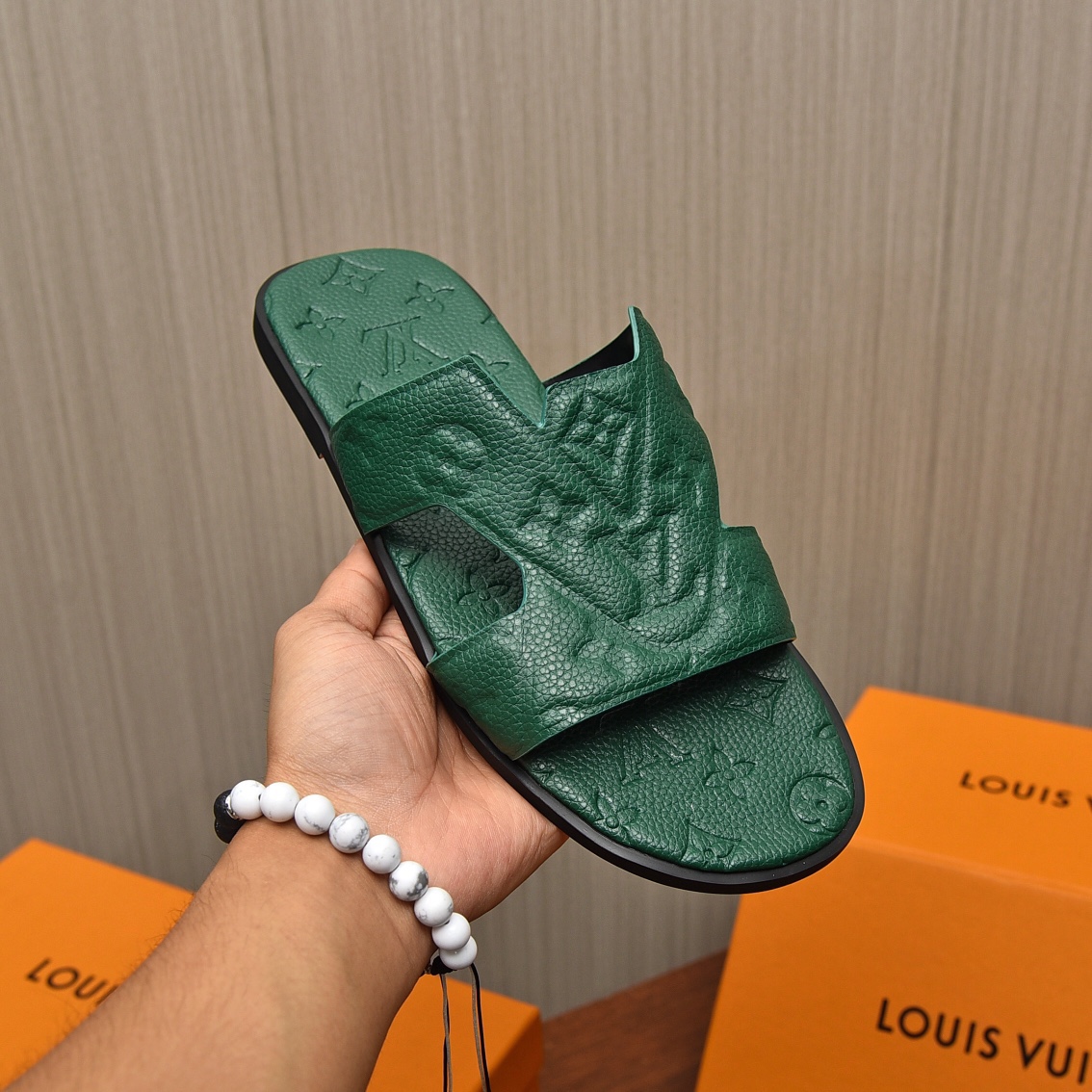 Louis Vuitton AAA
 Shoes Slippers Men Casual