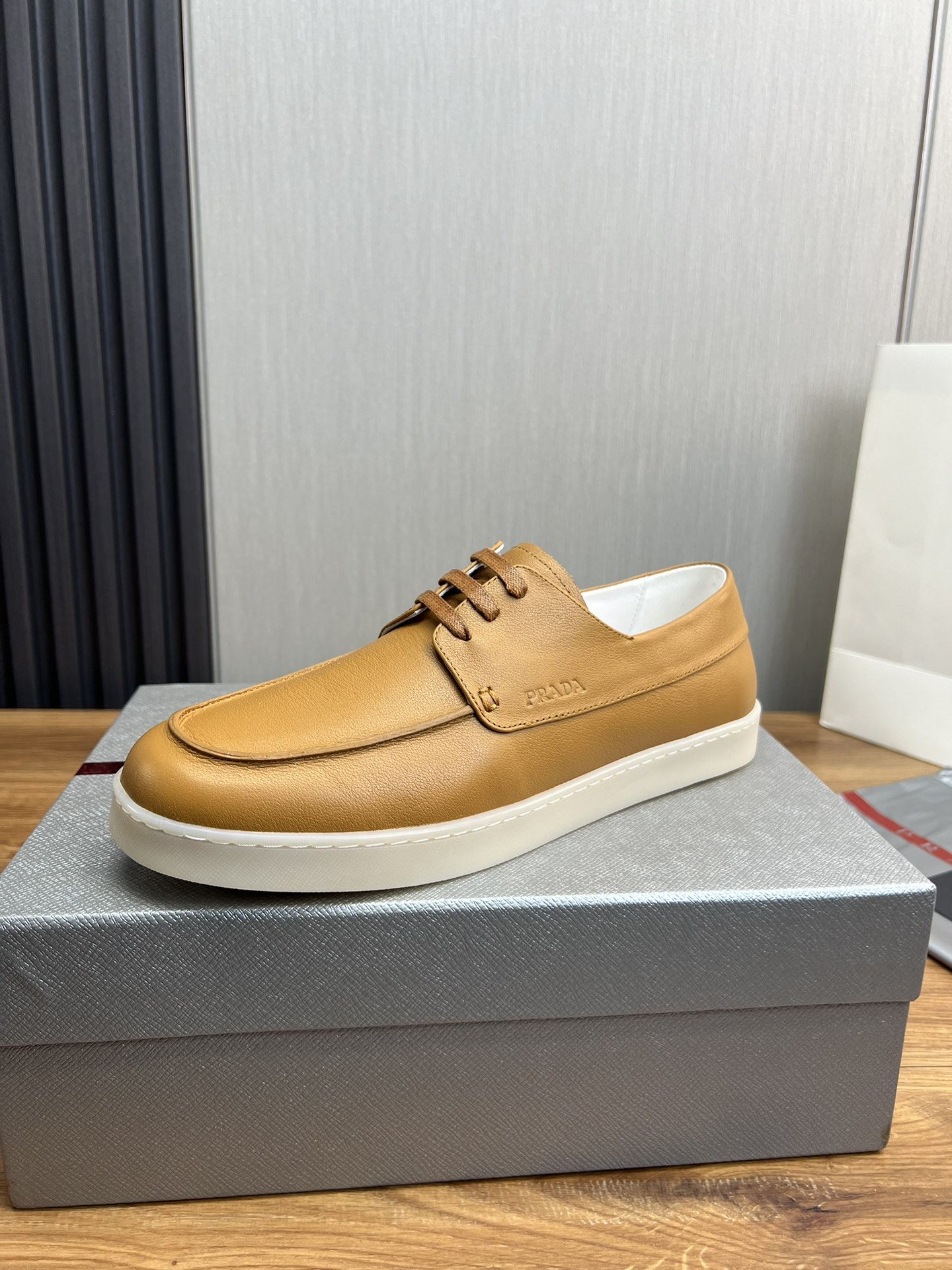 NO:670053,[RADA Prada] Popular items in men's shoes counter, official website synchronization, 1 high-quality shipped original cowhide + cowhide lining, 11 replica, original original sole, 38-45 (45 customized, non-returnable), casual shoes/sports shoes, prada, prada, sneakers, cowhide19860909【RADA普拉达】男鞋专柜爆款,官网同步,1高品质出货原版牛皮+牛皮内里,11复刻 ,原厂原版底,38-45（45定做不退换）,休闲鞋/运动鞋,prada,prada,sneakers,cowhide,Women's Shoes