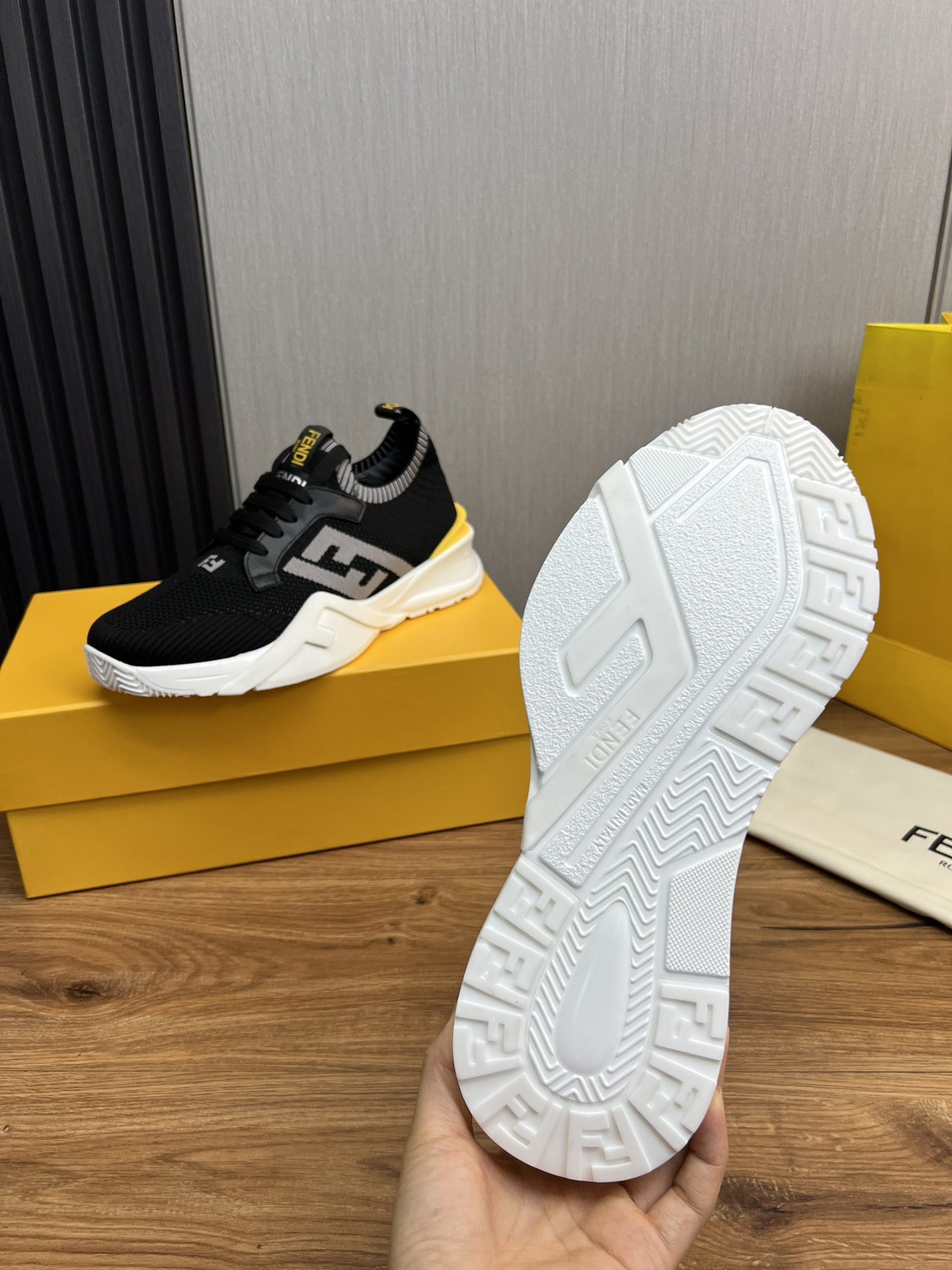 Factory precio FENDI Fendi. Explosiva lista de moda zapatos casuales de los hombres que utilizan la 