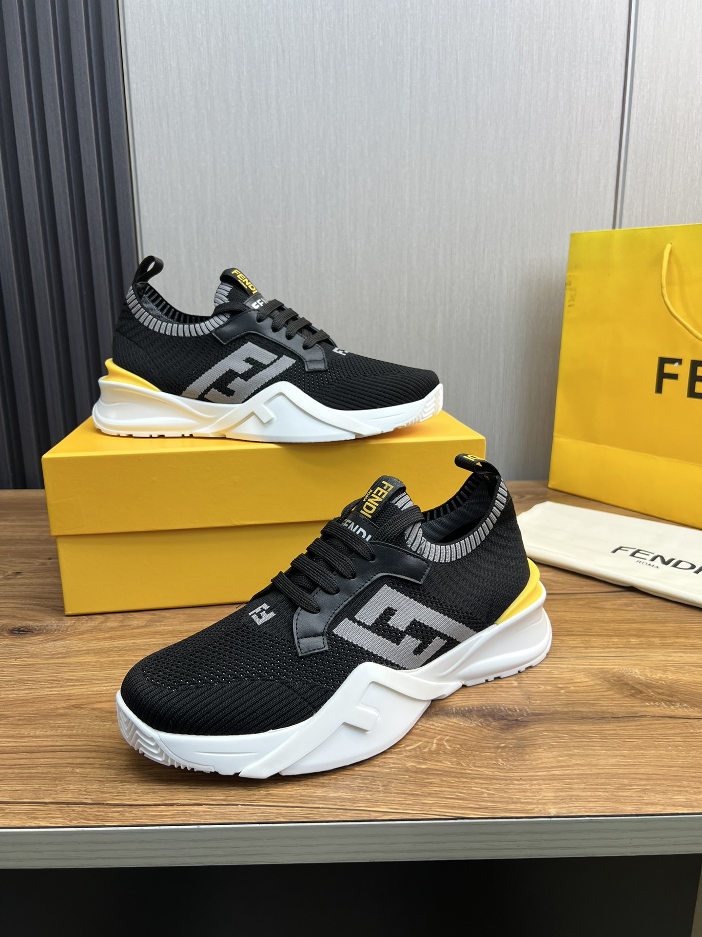 Factory precio FENDI Fendi. Explosiva lista de moda zapatos casuales de los hombres que utilizan la 
