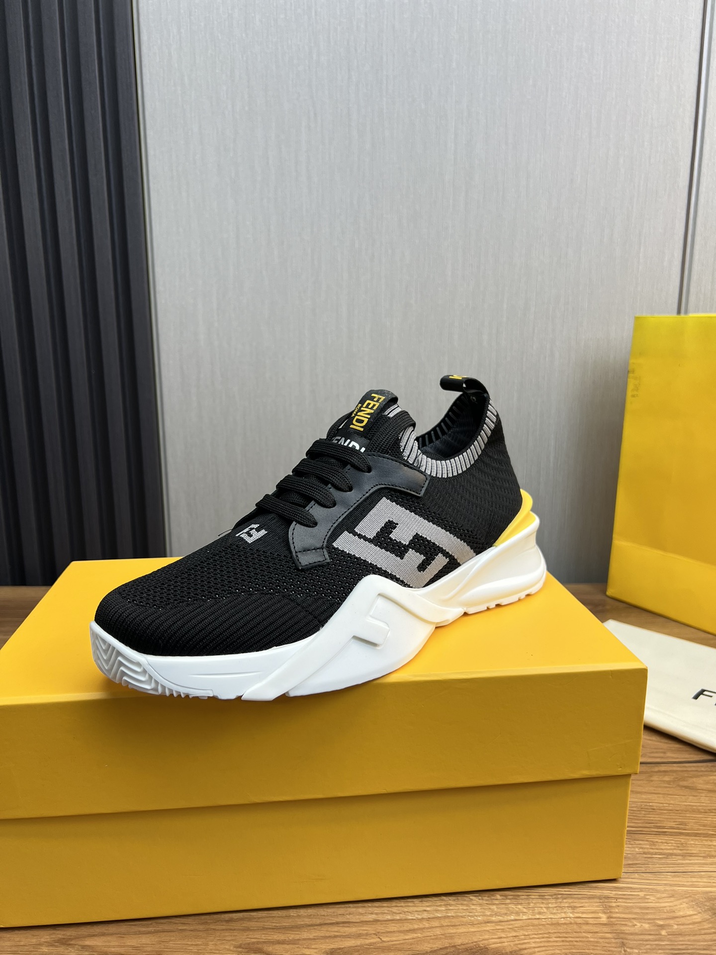 Factory precio FENDI Fendi. Explosiva lista de moda zapatos casuales de los hombres que utilizan la 