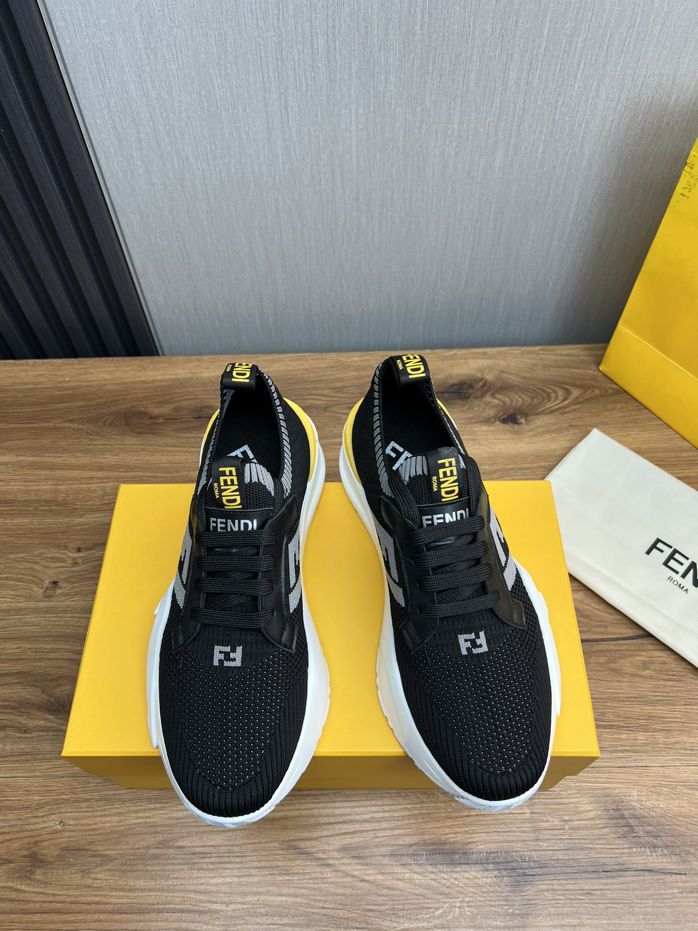 Factory precio FENDI Fendi. Explosiva lista de moda zapatos casuales de los hombres que utilizan la 