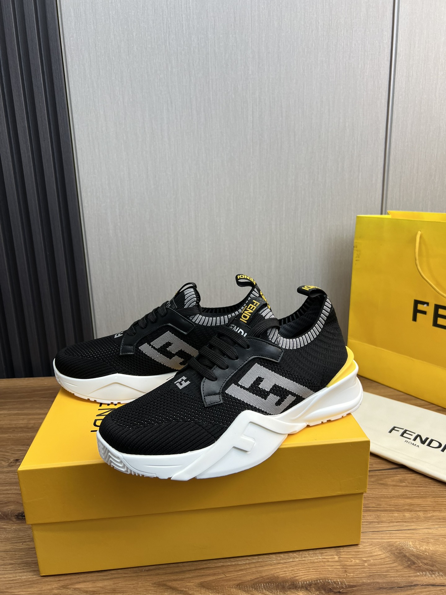 Factory precio FENDI Fendi. Explosiva lista de moda zapatos casuales de los hombres que utilizan la 