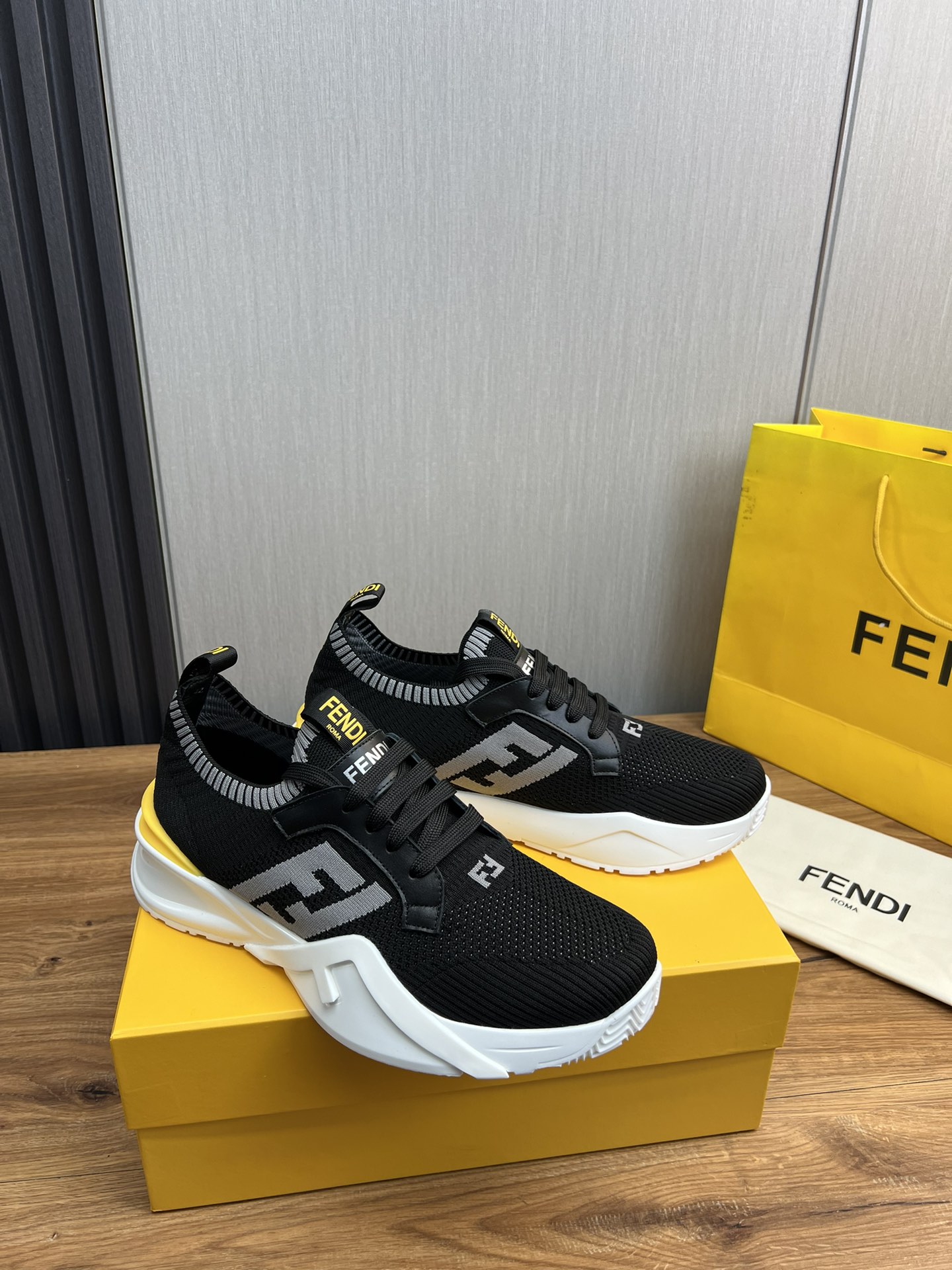 Factory precio FENDI Fendi. Explosiva lista de moda zapatos casuales de los hombres que utilizan la 