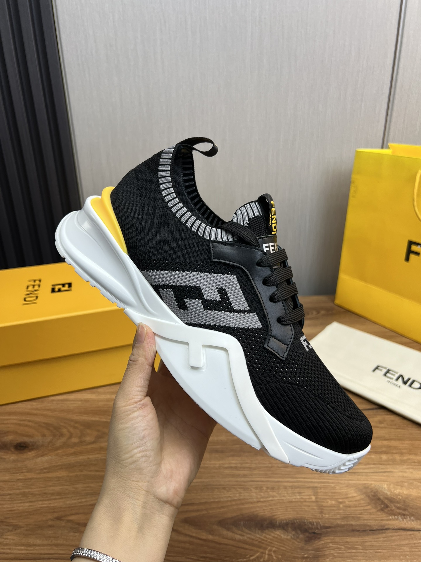 Factory precio FENDI Fendi. Explosiva lista de moda zapatos casuales de los hombres que utilizan la 