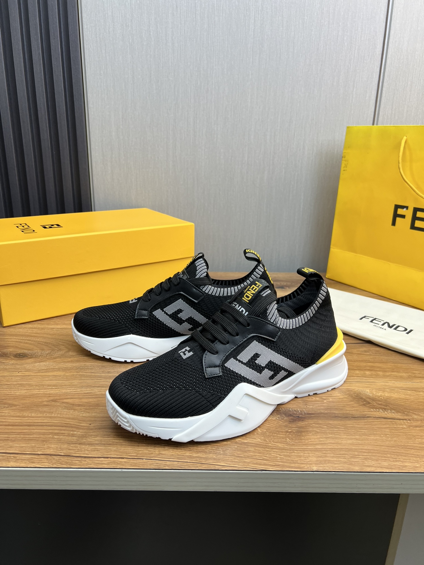 Factory precio FENDI Fendi. Explosiva lista de moda zapatos casuales de los hombres que utilizan la 