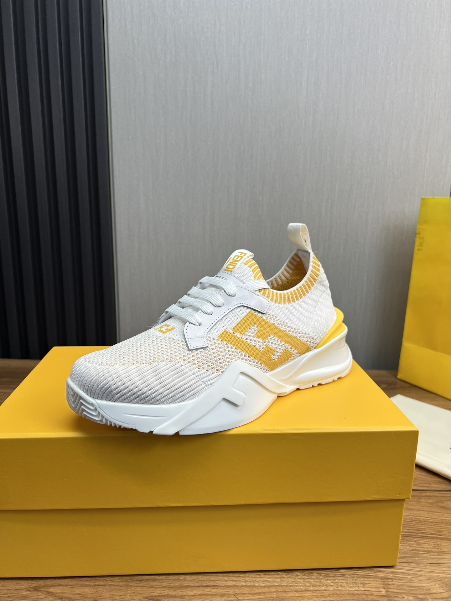 Factory precio FENDI Fendi. Explosiva lista de moda zapatos casuales de los hombres que utilizan la 