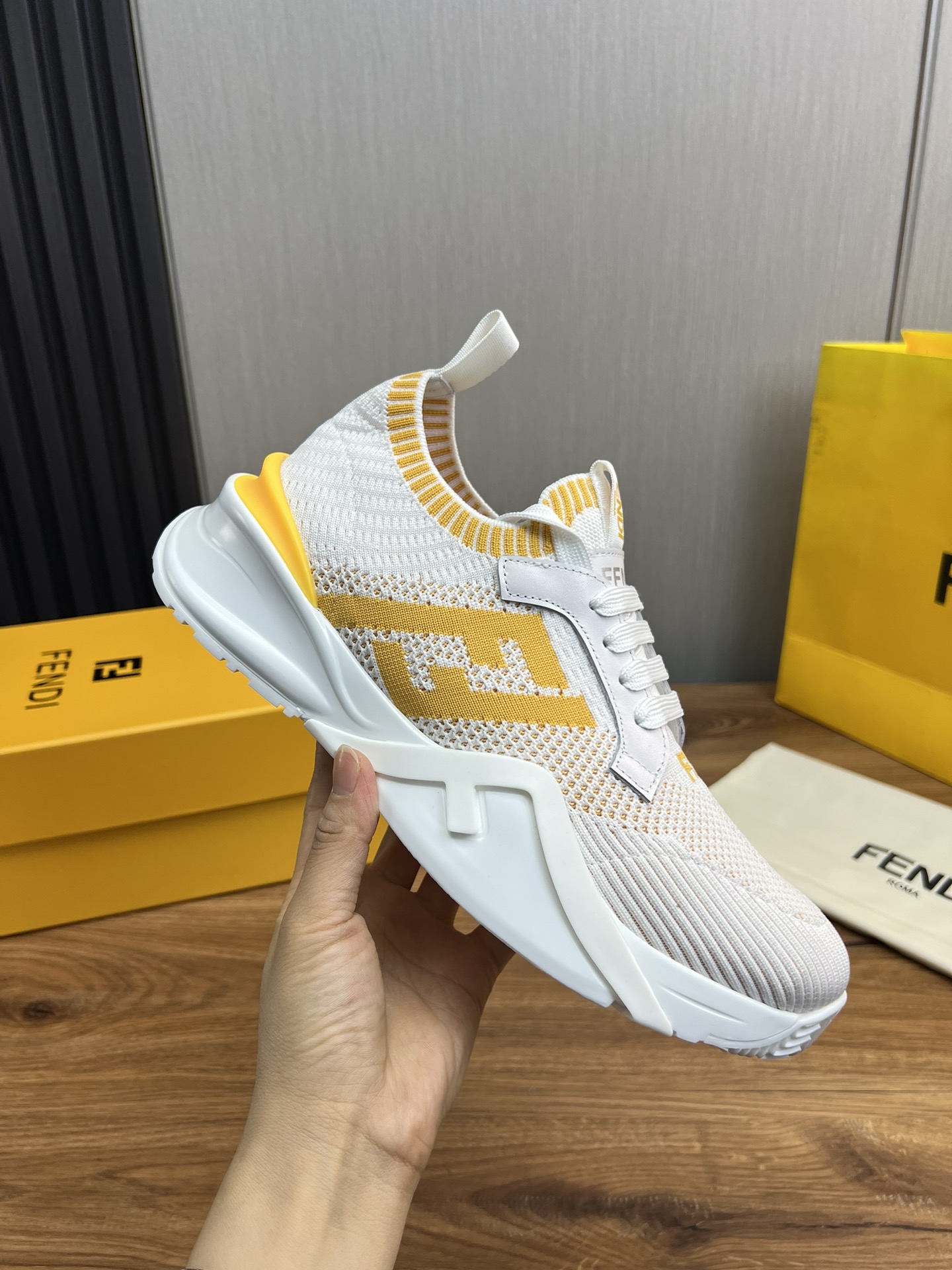 Factory precio FENDI Fendi. Explosiva lista de moda zapatos casuales de los hombres que utilizan la 