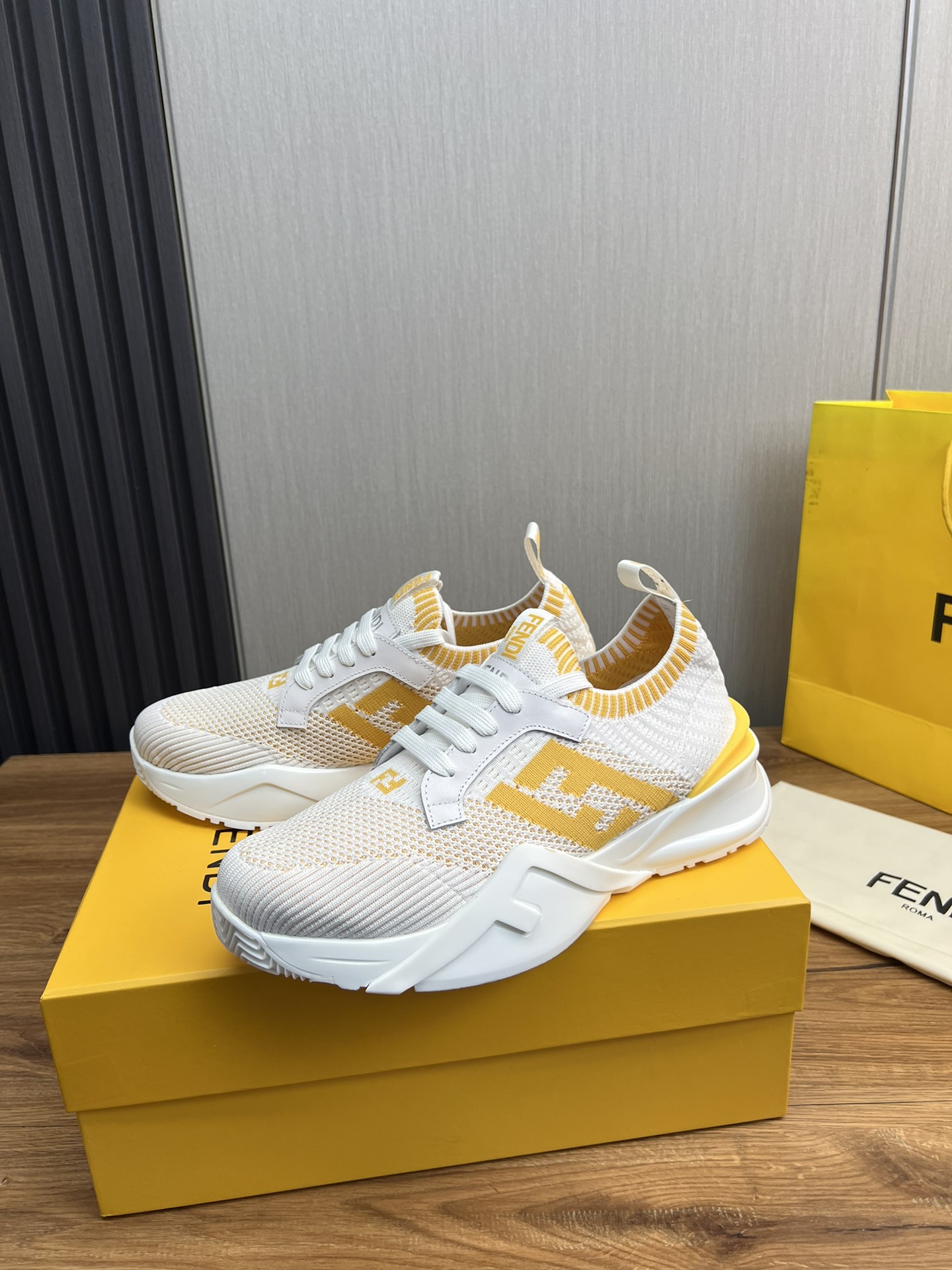 Factory precio FENDI Fendi. Explosiva lista de moda zapatos casuales de los hombres que utilizan la 