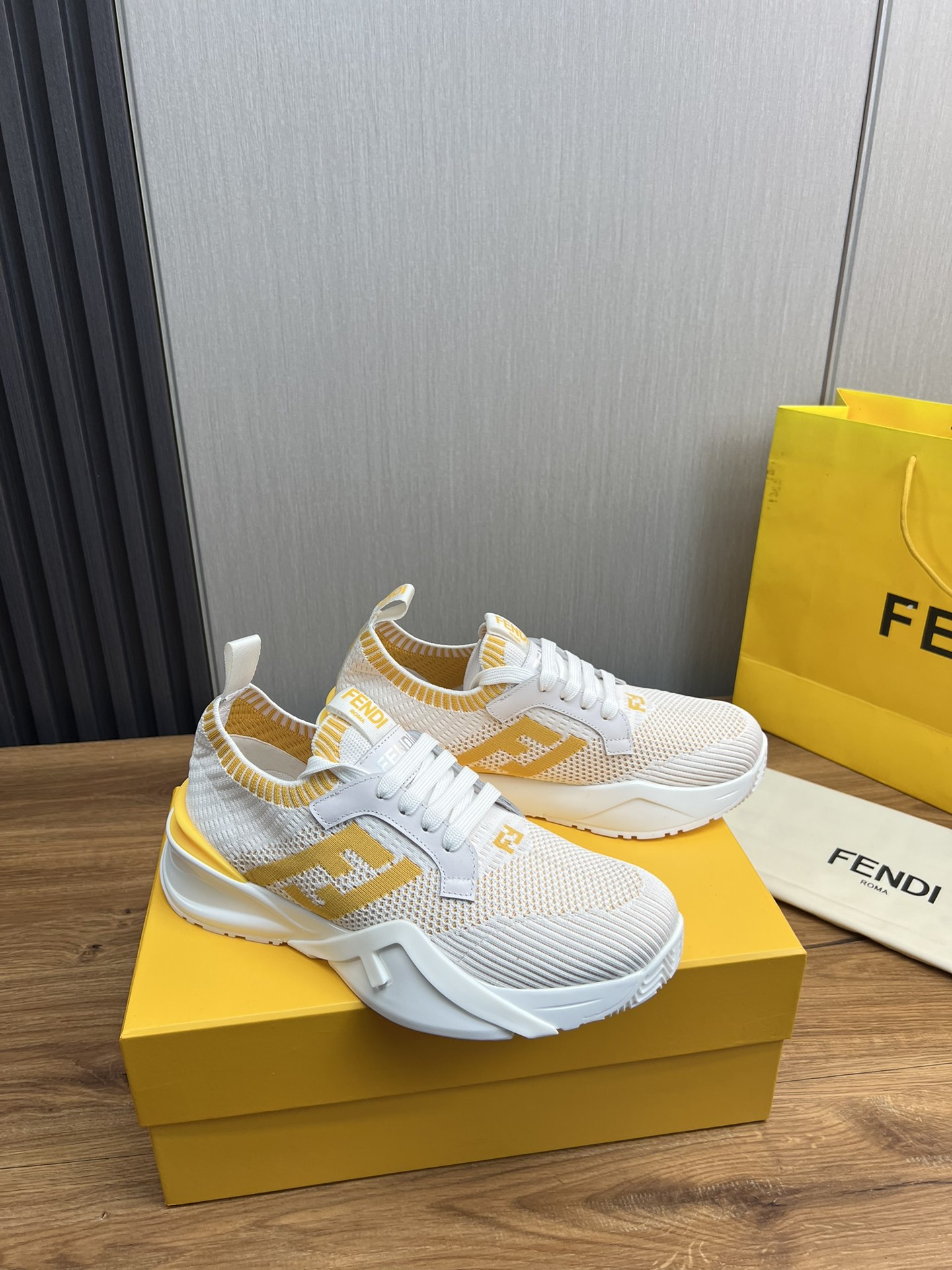 Factory precio FENDI Fendi. Explosiva lista de moda zapatos casuales de los hombres que utilizan la 