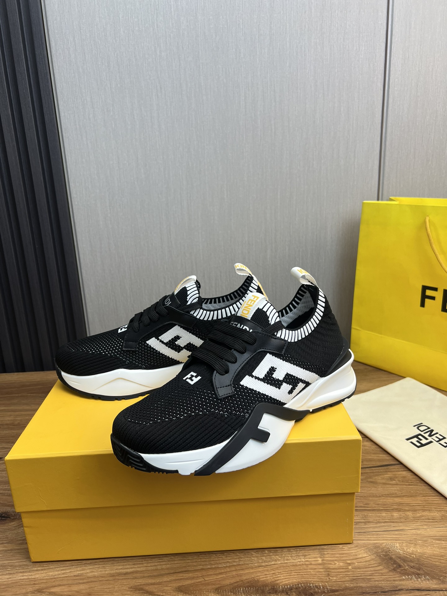 Factory precio FENDI Fendi. Explosiva lista de moda zapatos casuales de los hombres que utilizan la 
