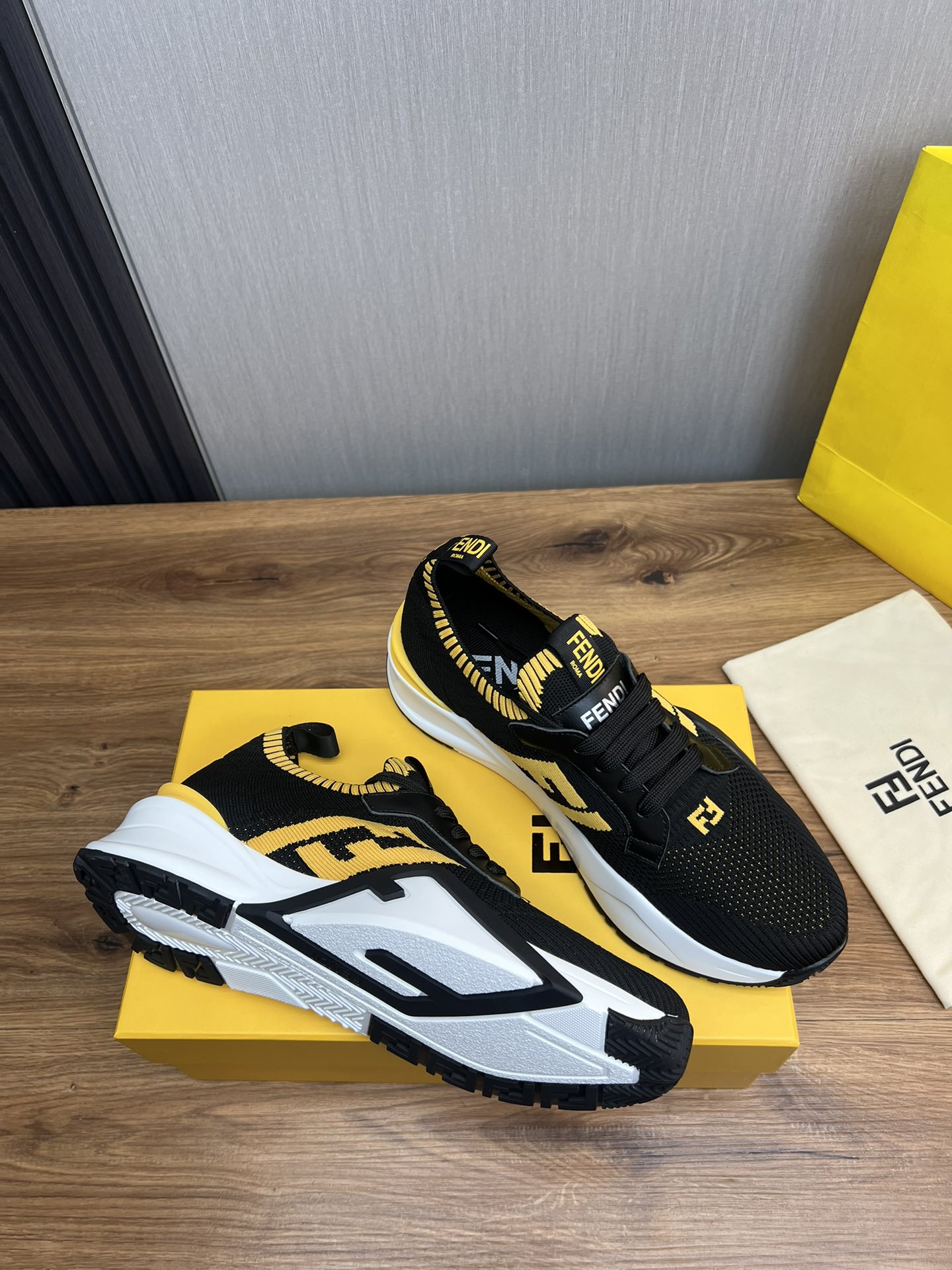 Factory precio FENDI Fendi. Explosiva lista de moda zapatos casuales de los hombres que utilizan la 