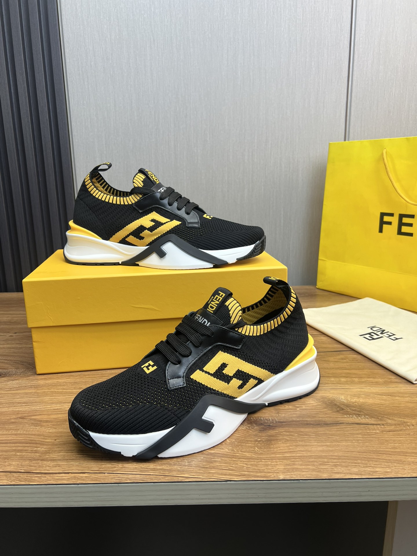 Factory precio FENDI Fendi. Explosiva lista de moda zapatos casuales de los hombres que utilizan la 