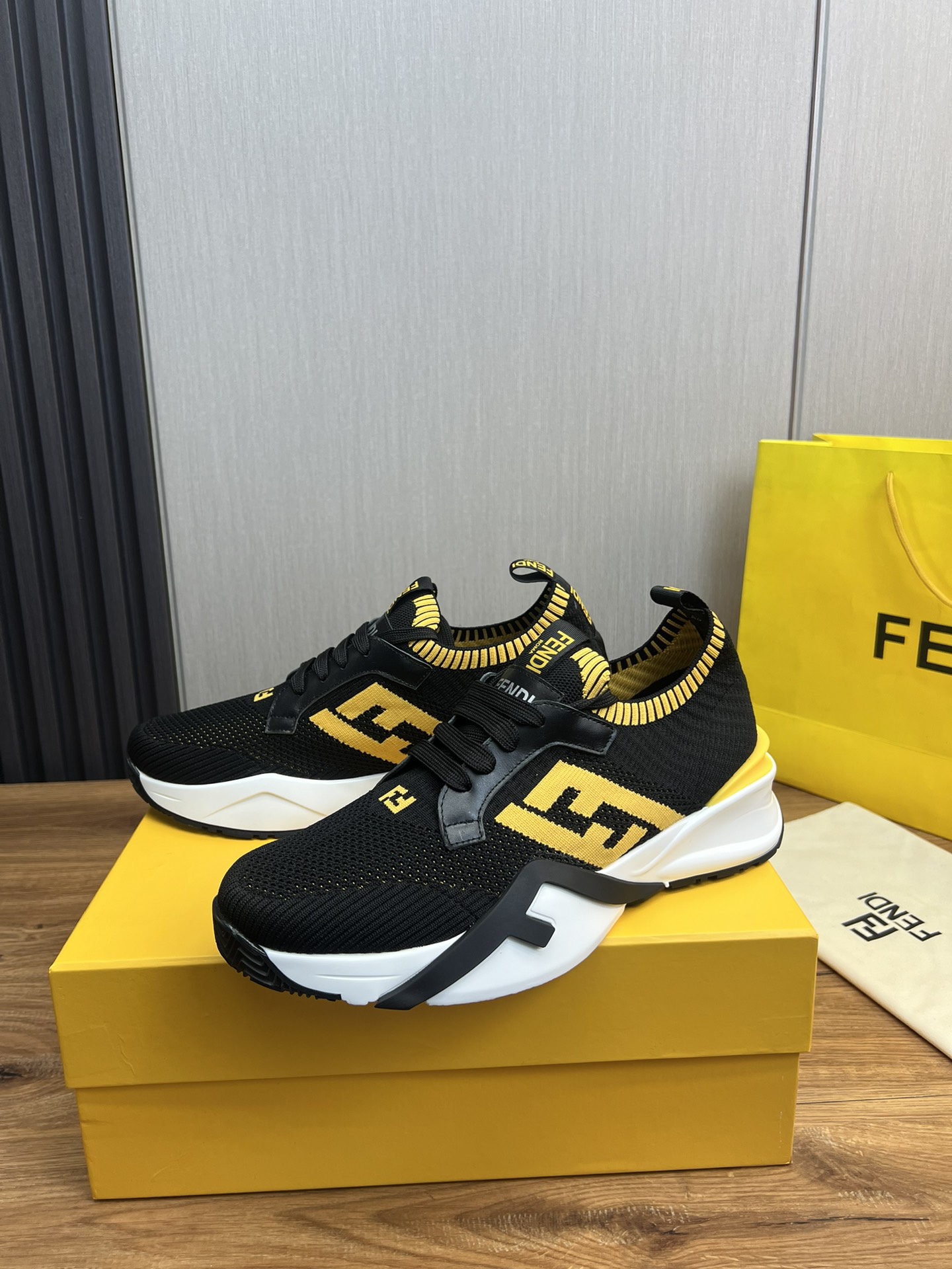 Factory precio FENDI Fendi. Explosiva lista de moda zapatos casuales de los hombres que utilizan la 
