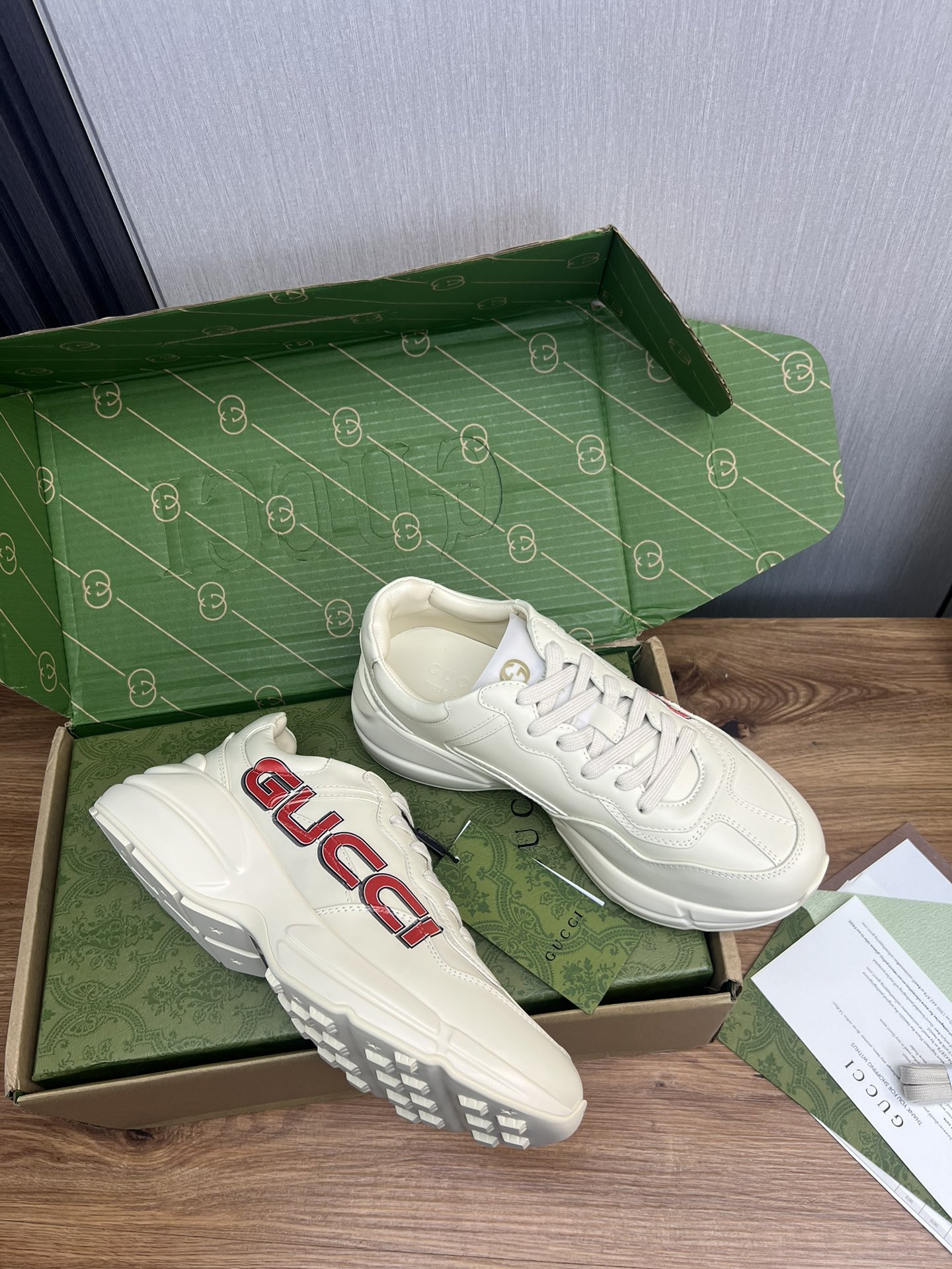 Gucci Chunky Sneakers Off-White Leather Classic Couple Design 7 i1719599931 4405 5
