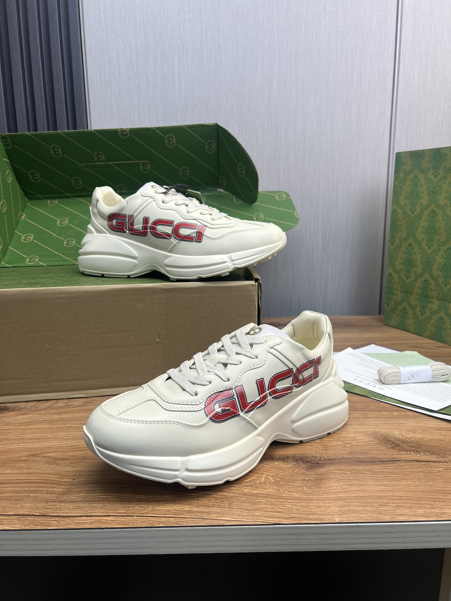 Gucci Chunky Sneakers Off-White Leather Classic Couple Design 5 i1719599931 8742 4