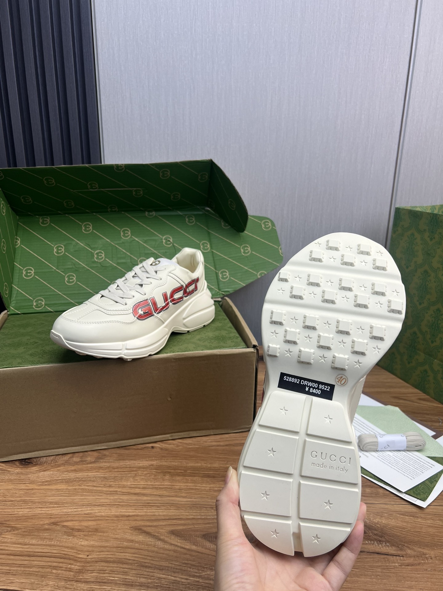 Gucci Chunky Sneakers Off-White Leather Classic Couple Design 10 i1719599932 4632 8