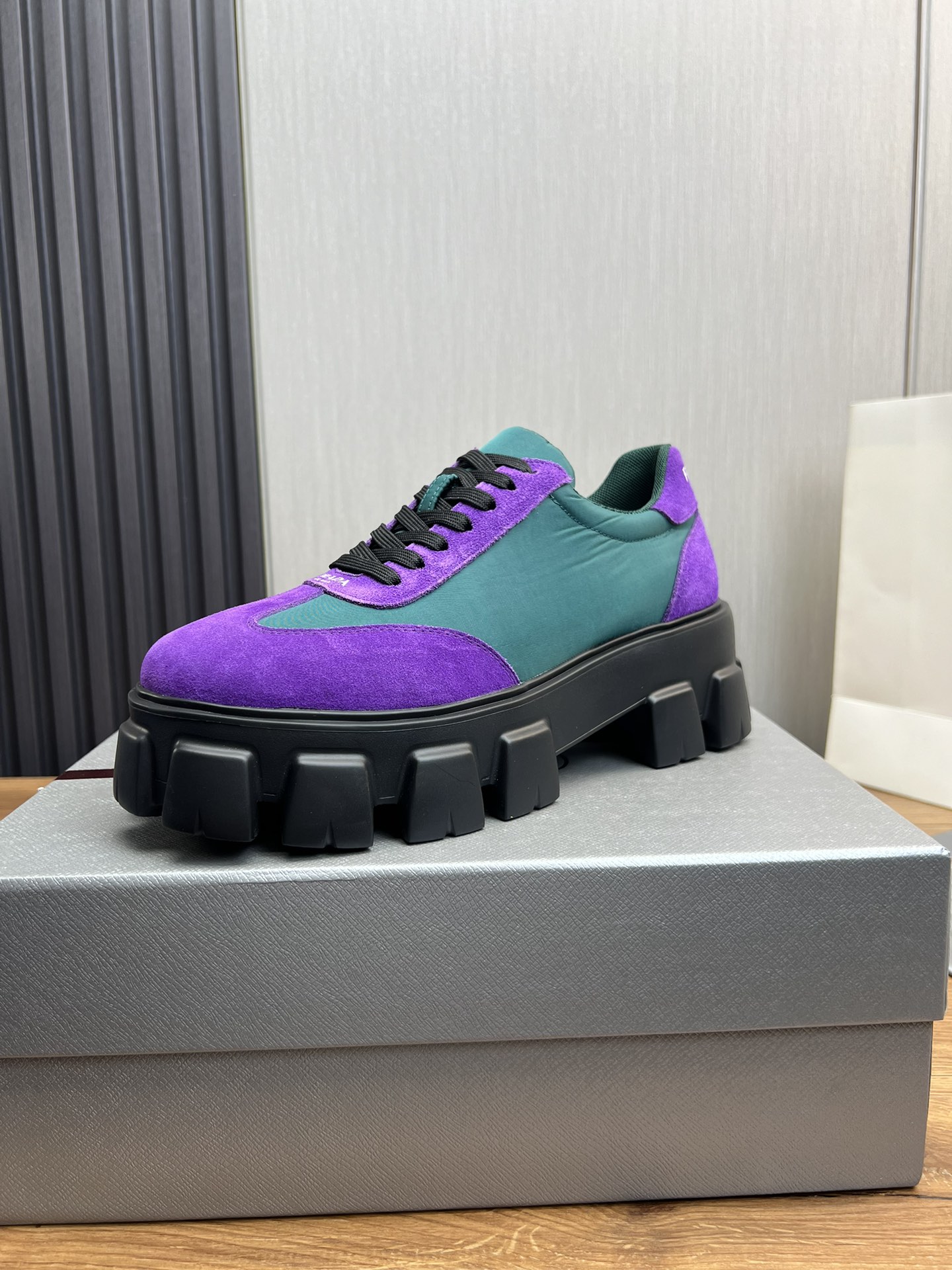 【PRAD*Prada】Zapatos de hombre más vendidos en boutiques, réplica 1:1 de la web oficial, confeccionados con piel de bece…