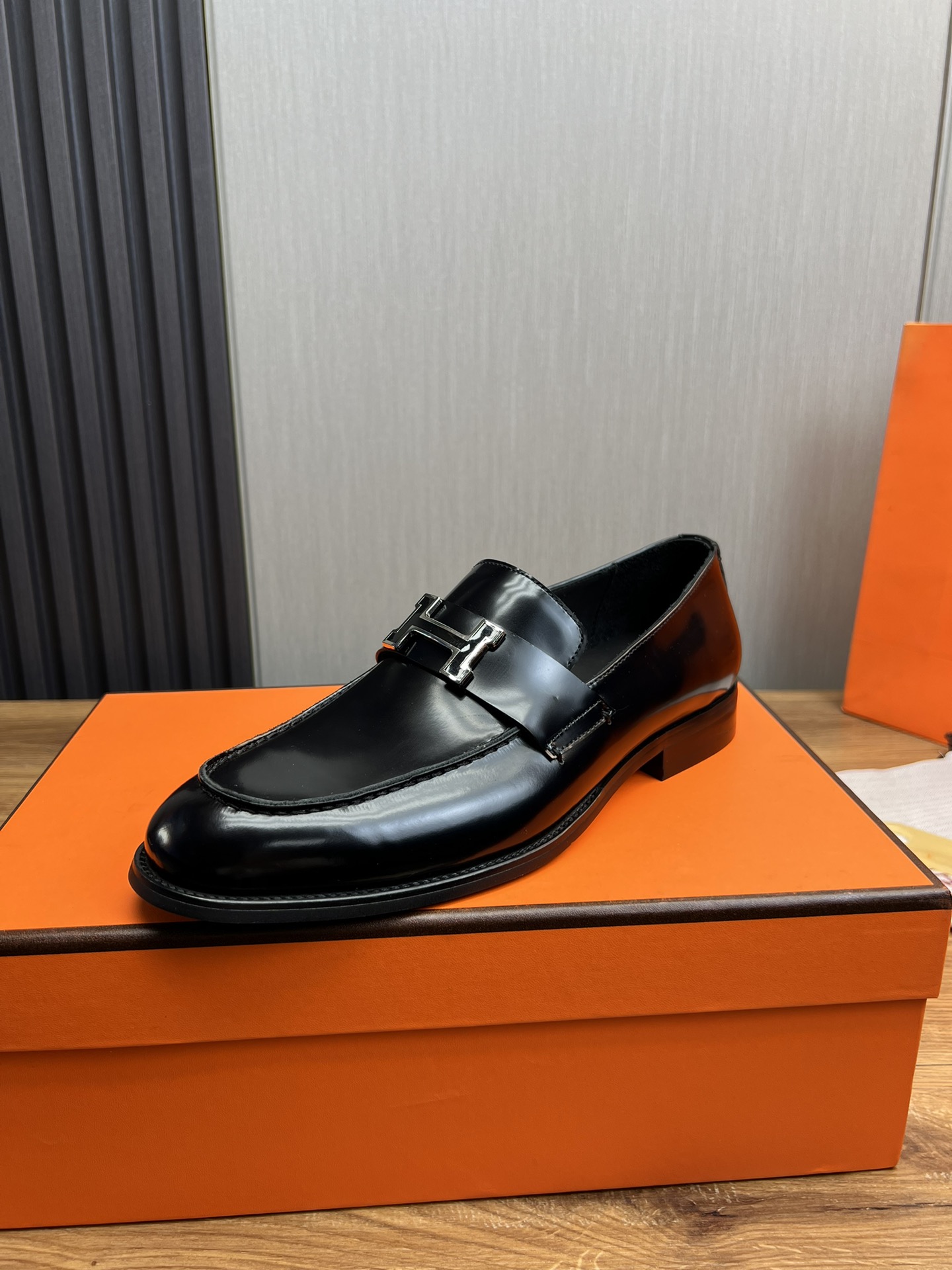 NO:348319,Hermes - men's business casual leather shoes, all of which are imported original brand leather materials, just to create a more comfortable wearing experience, original cowhide upper + imported cowhide, original anti-slip and wear-resistant sole 8-45 (38.45 no return or exchange), hermes, cowhide19860909爱马仕—男士商务休闲皮鞋,全部采用进口原版品牌皮料,只为打造更为舒适的穿着体验,鞋面原版牛皮+进口牛皮里,原版防滑耐磨大底8-45（38.45不退换）,,hermes,cowhide,Men's shoes