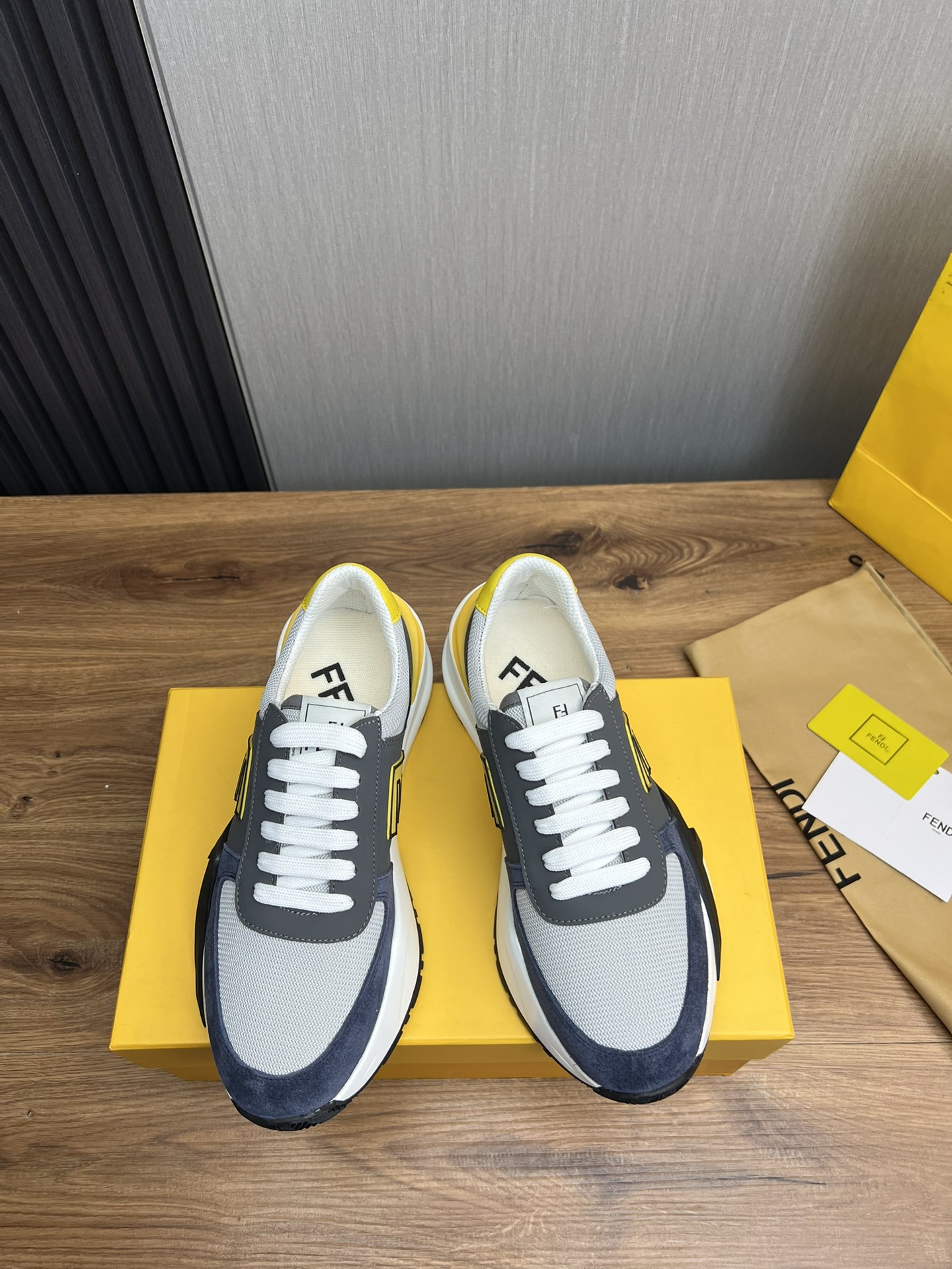 Factory precio 290Fendi [Fendi] explosión enumerados moda casual zapatos de los hombres que utilizan