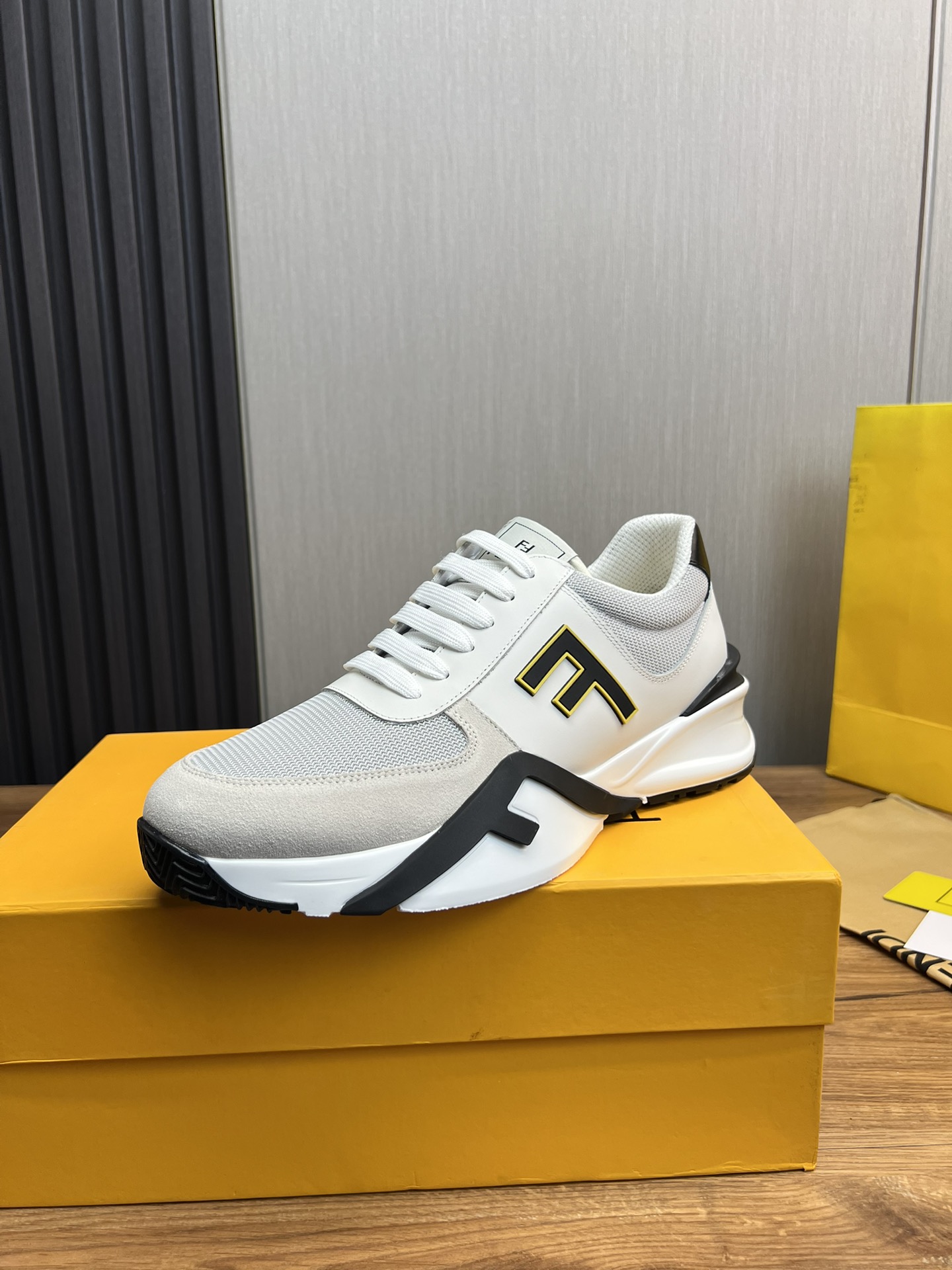 Factory precio 290Fendi [Fendi] explosión enumerados moda casual zapatos de los hombres que utilizan