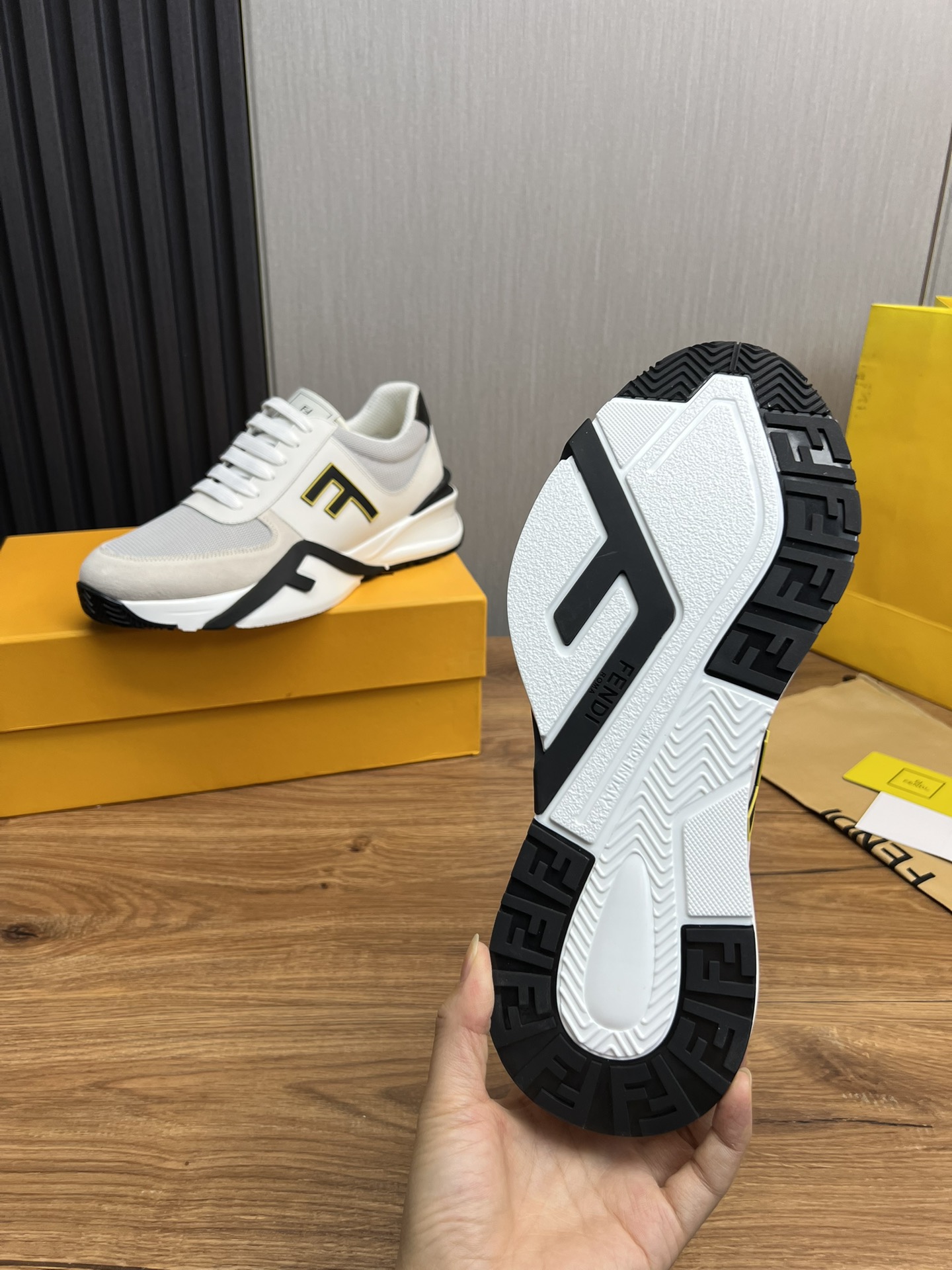 Factory precio 290Fendi [Fendi] explosión enumerados moda casual zapatos de los hombres que utilizan