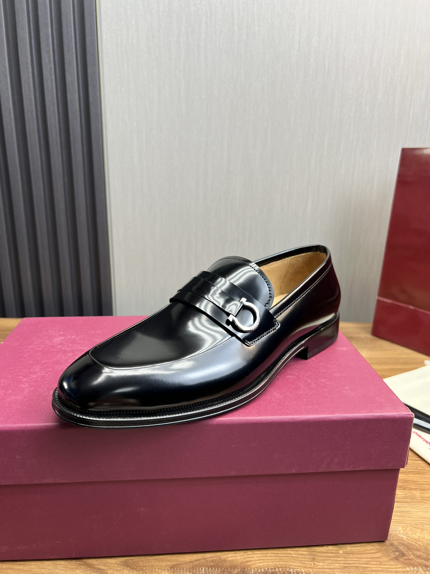 Ferragamo Men's Leather Loafers - Business Casual Shoes, Premium Quality 5 i1731265198 4383 6