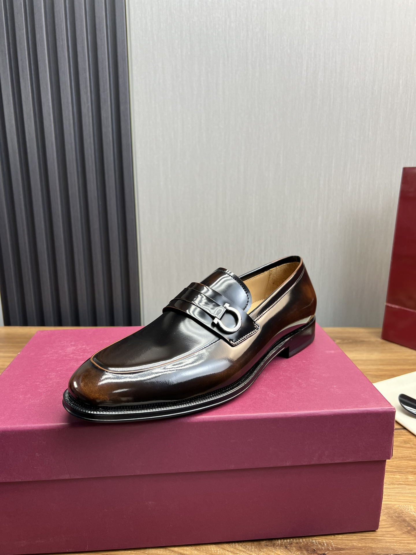 Ferragamo Men's Leather Loafers - Premium Comfort & Style, Sizes 39-44 2 i1731265272 4868 0