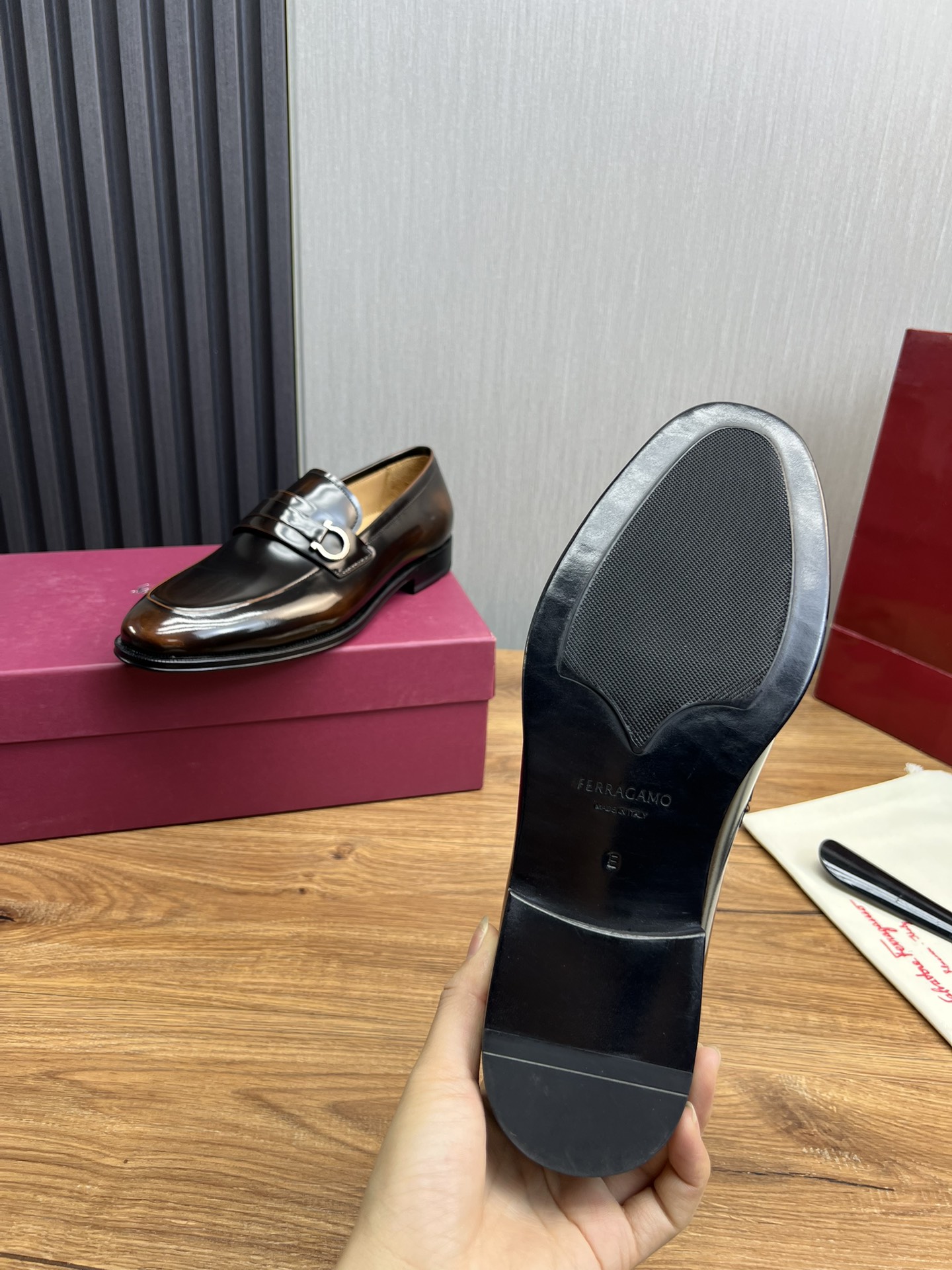 Ferragamo Men's Leather Loafers - Premium Comfort & Style, Sizes 39-44 11 i1731265273 285 9