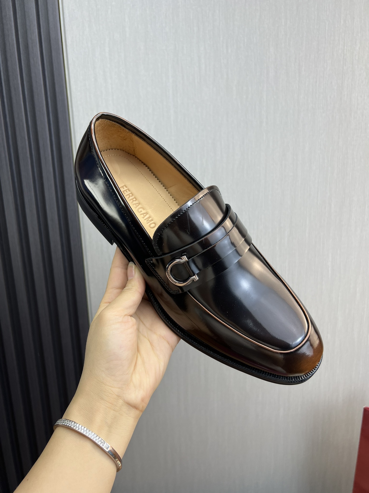 Ferragamo Men's Leather Loafers - Premium Comfort & Style, Sizes 39-44 9 i1731265273 5422 10