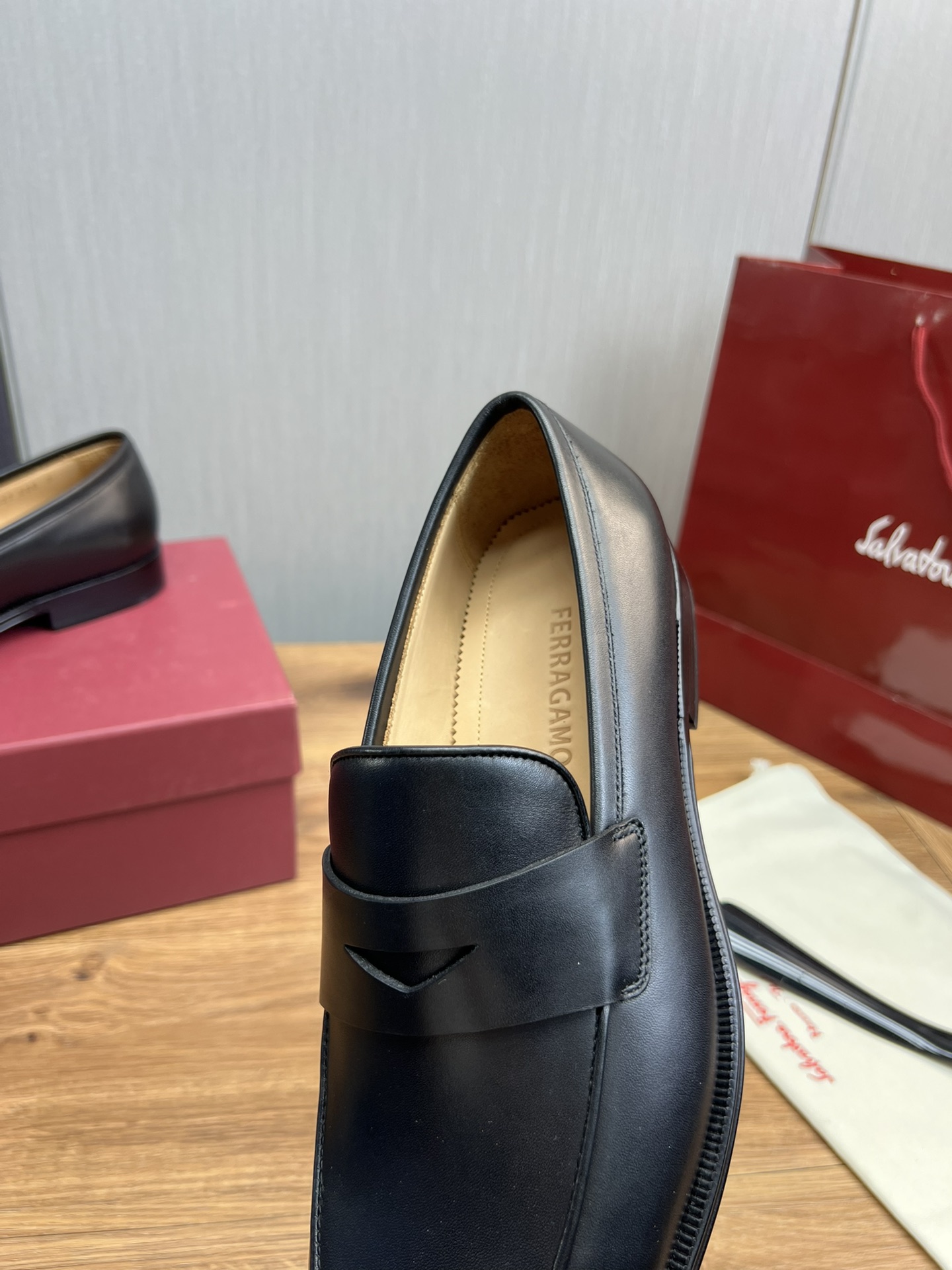 Ferragamo Men's Business Casual Leather Loafers, Original Leather Sole 10 i1731265355 7223 4