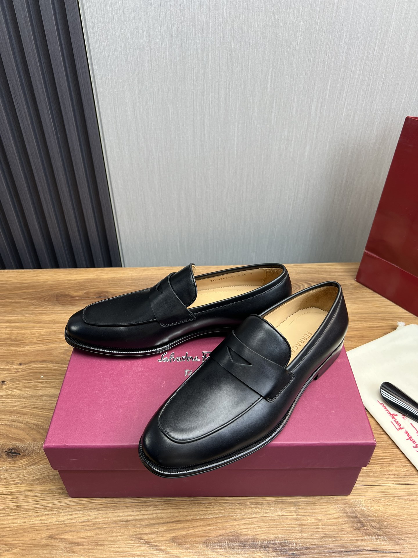 Ferragamo Men's Business Casual Leather Loafers, Original Leather Sole 4 i1731265356 6071 13