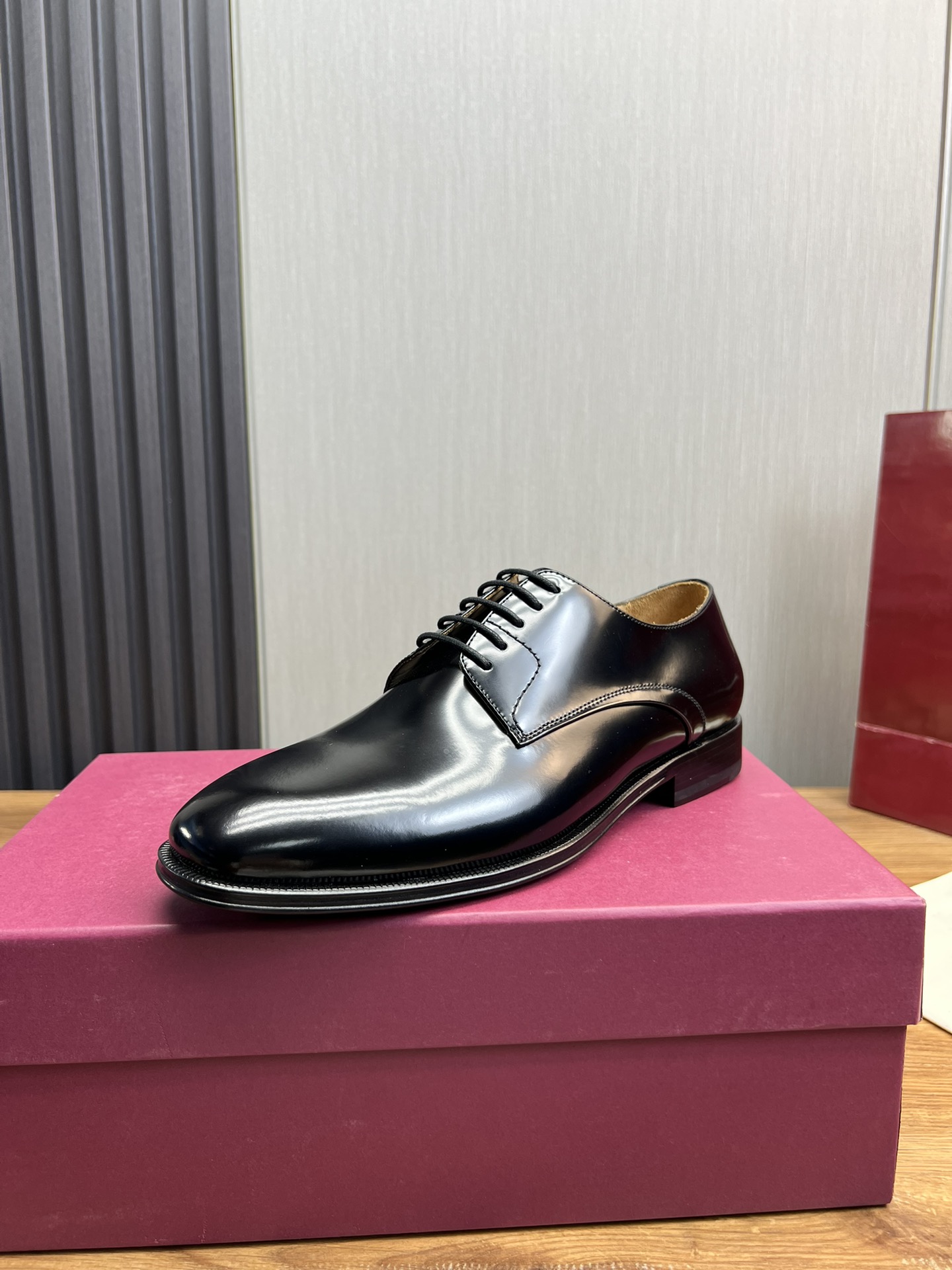 Ferragamo Men's Black Leather Lace-Up Business Casual Dress Shoes