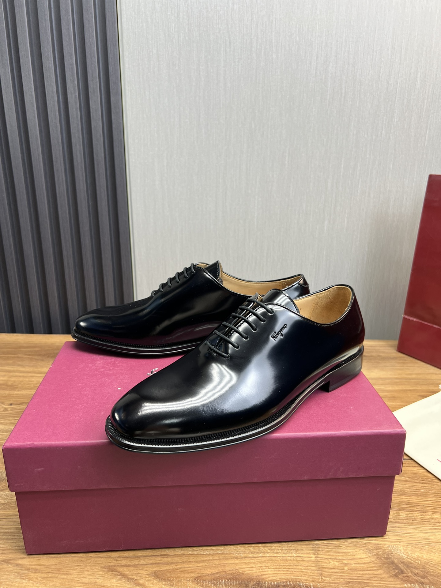 Ferragamo Men's Business Casual Leather Shoes - Premium Quality & Comfort 4 i1731266150 1647 9