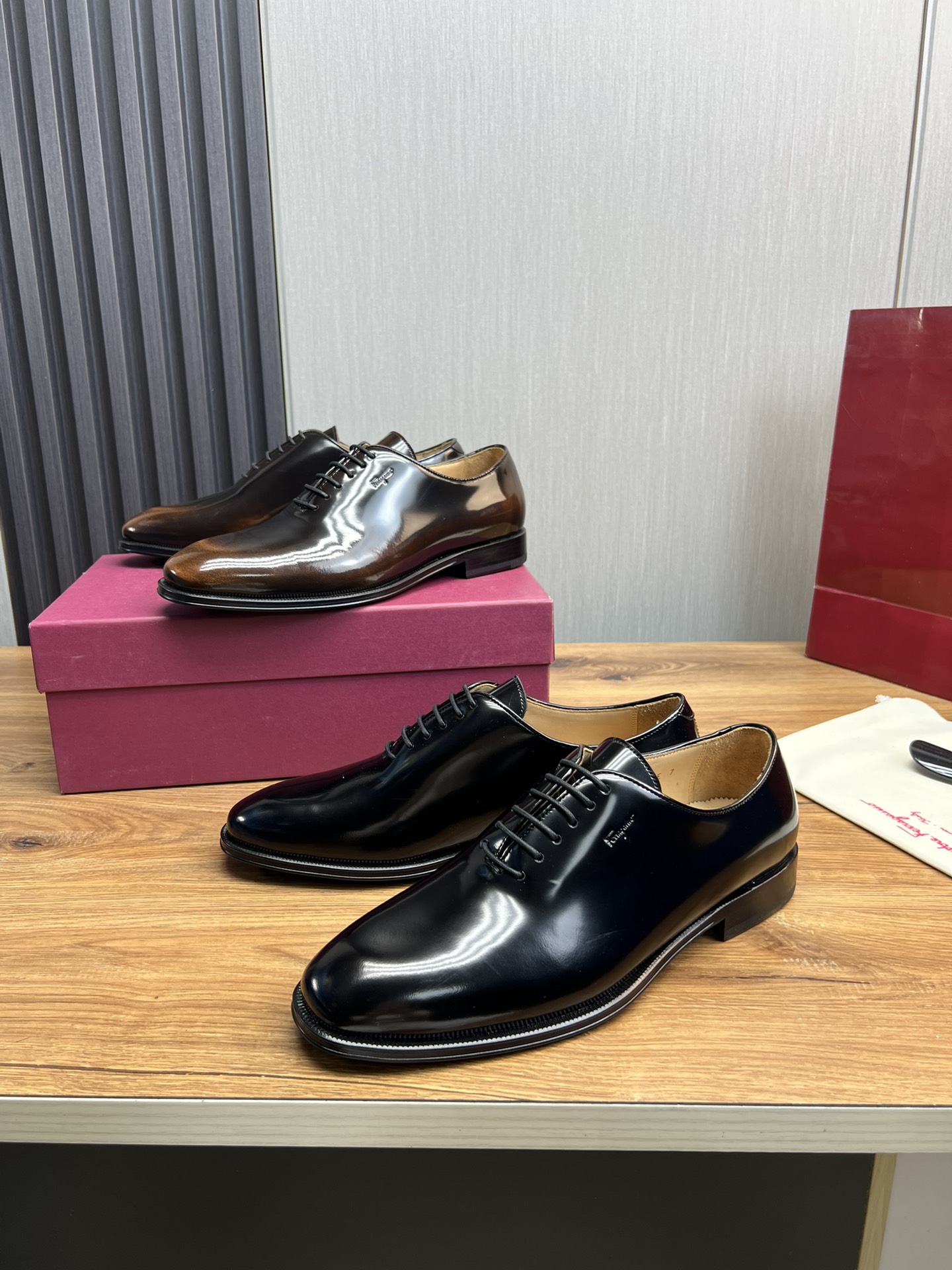 Ferragamo Men's Business Casual Leather Shoes - Premium Quality & Comfort 2 i1731266150 6504 12