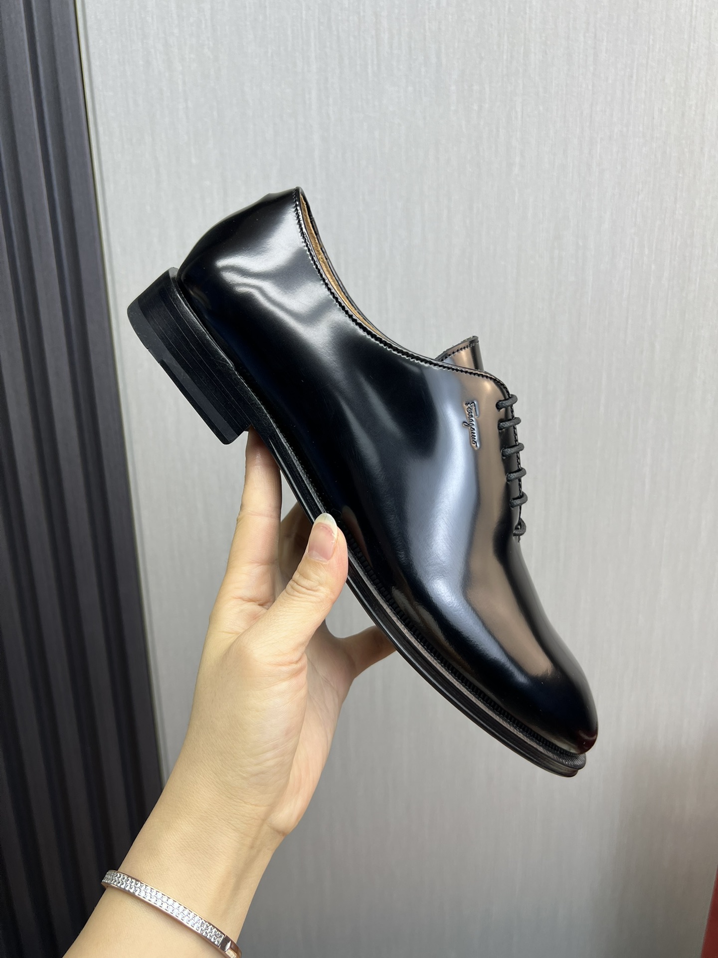 Ferragamo Men's Business Casual Leather Shoes - Premium Quality & Comfort 8 i1731266150 7752 7