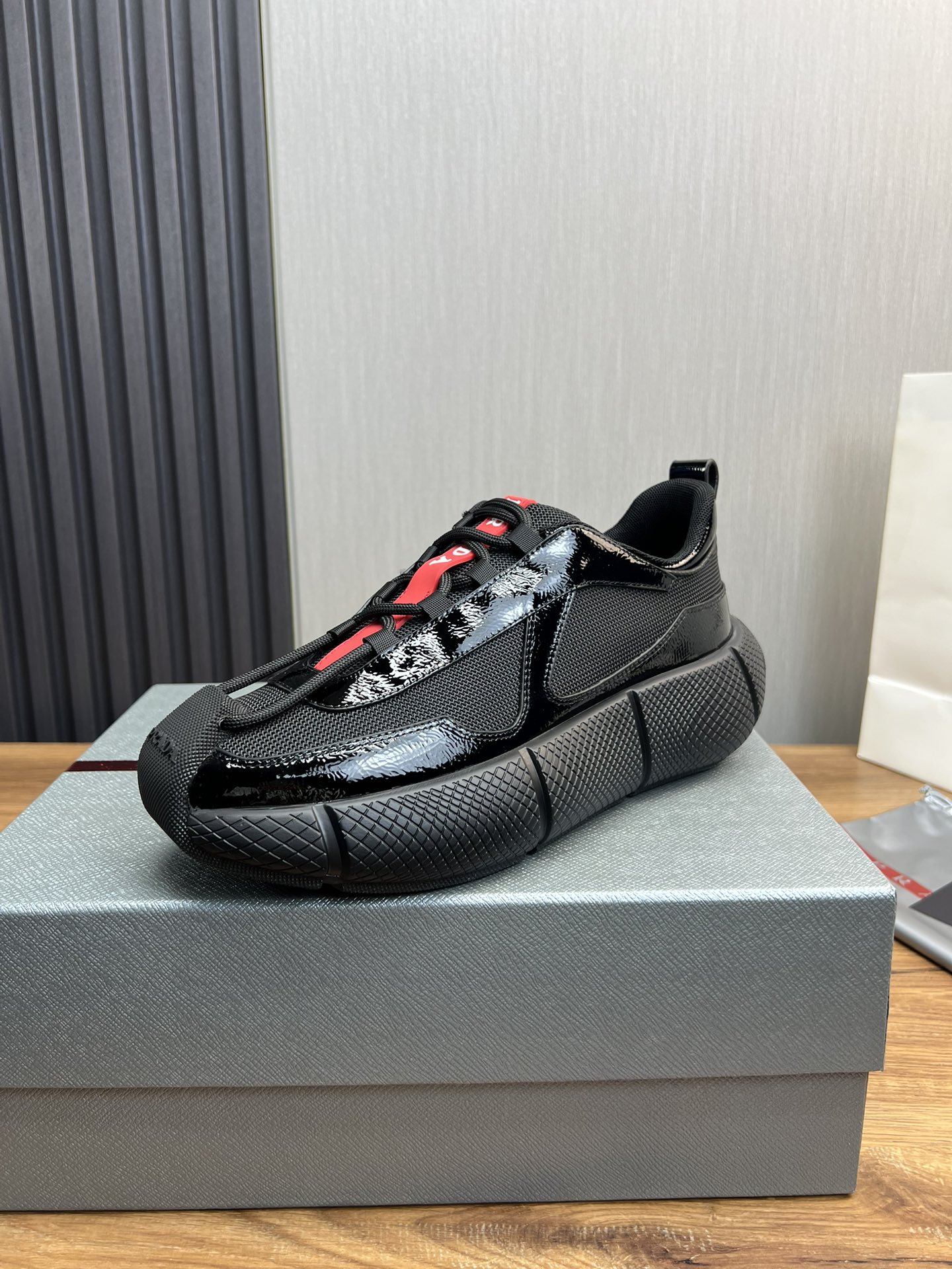 NO:228622,【RAD*Prada】Common men's shoes, 1:1 made on the official website, imported cowhide fabric splicing, cowhide inner original factory special original sole, 38-45 (45 custom made without return or exchange), casual shoes/sports shoes, prada, prada, sneakers, cowhide19860909【RAD*普拉达】专柜爆款男鞋,官网1:1制作,进口牛皮面料拼接,牛皮内里 原厂特供原版底,38-45（45订做不退换）,休闲鞋/运动鞋,prada,prada,sneakers,cowhide,Women's Shoes