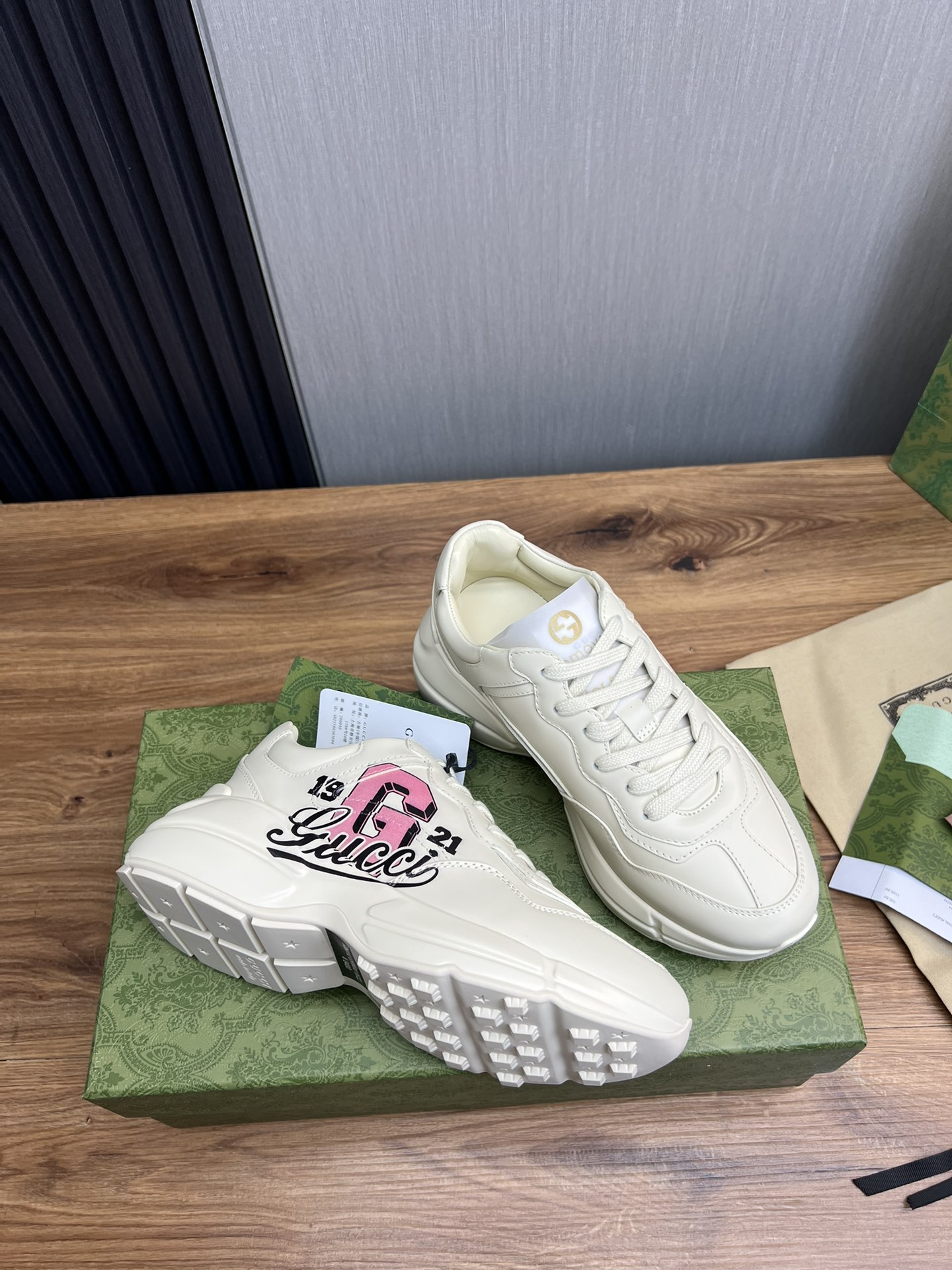 Gucci White Leather and Silk Unisex Sneakers with Signature Logo Details 7 i1732393146 3720 0