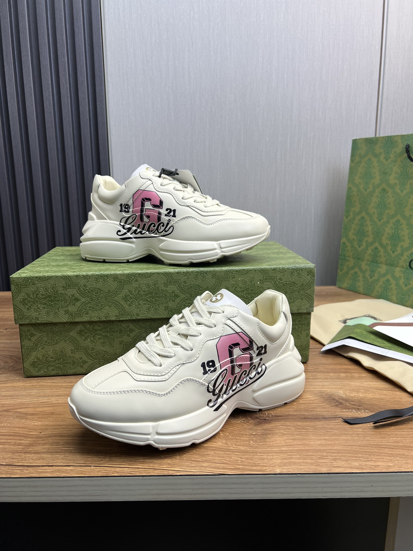 Gucci White Leather and Silk Unisex Sneakers with Signature Logo Details 5 i1732393146 7712 9