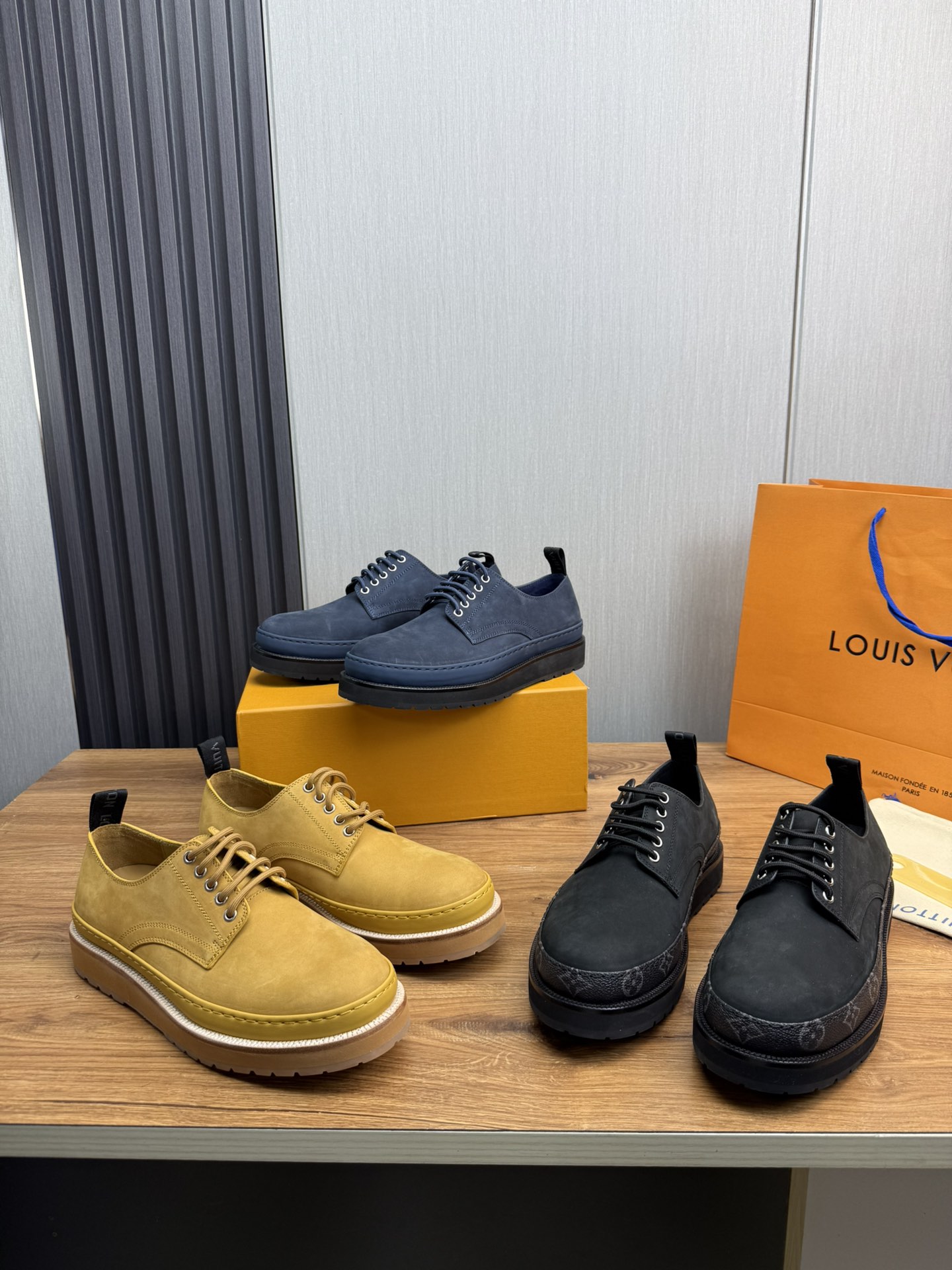 NO:270272,LV. Men's Fashion Leather Shoes Official Website 1:1 Shipping, Original Quality Imported Cowhide Upper   Cowhide Inner   Combined Foaming Sole Size: 39-44 (customized by 38.45),,louis vuitton,cowhide19860909LV.男士时尚皮鞋 官网1:1出货,原单品质 进口牛皮鞋面 牛皮内里 组合发泡大底 Size:39-44(38.45定做）,,louis vuitton,cowhide,Men's shoes