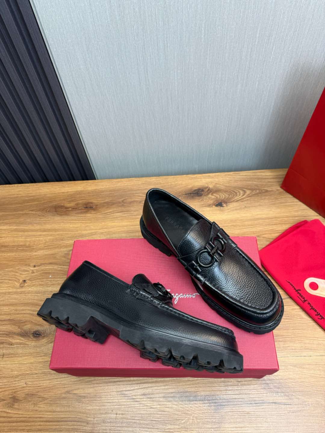 Ferragamo Men's Black Leather Loafers with Signature Buckle 7 i1735847271945 1671 0 2