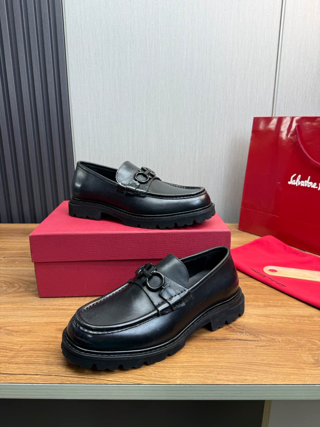 Ferragamo Men's Business Casual Leather Shoes Top Grade Cowhide Loafers 5 i1735847361094 5521 0 7