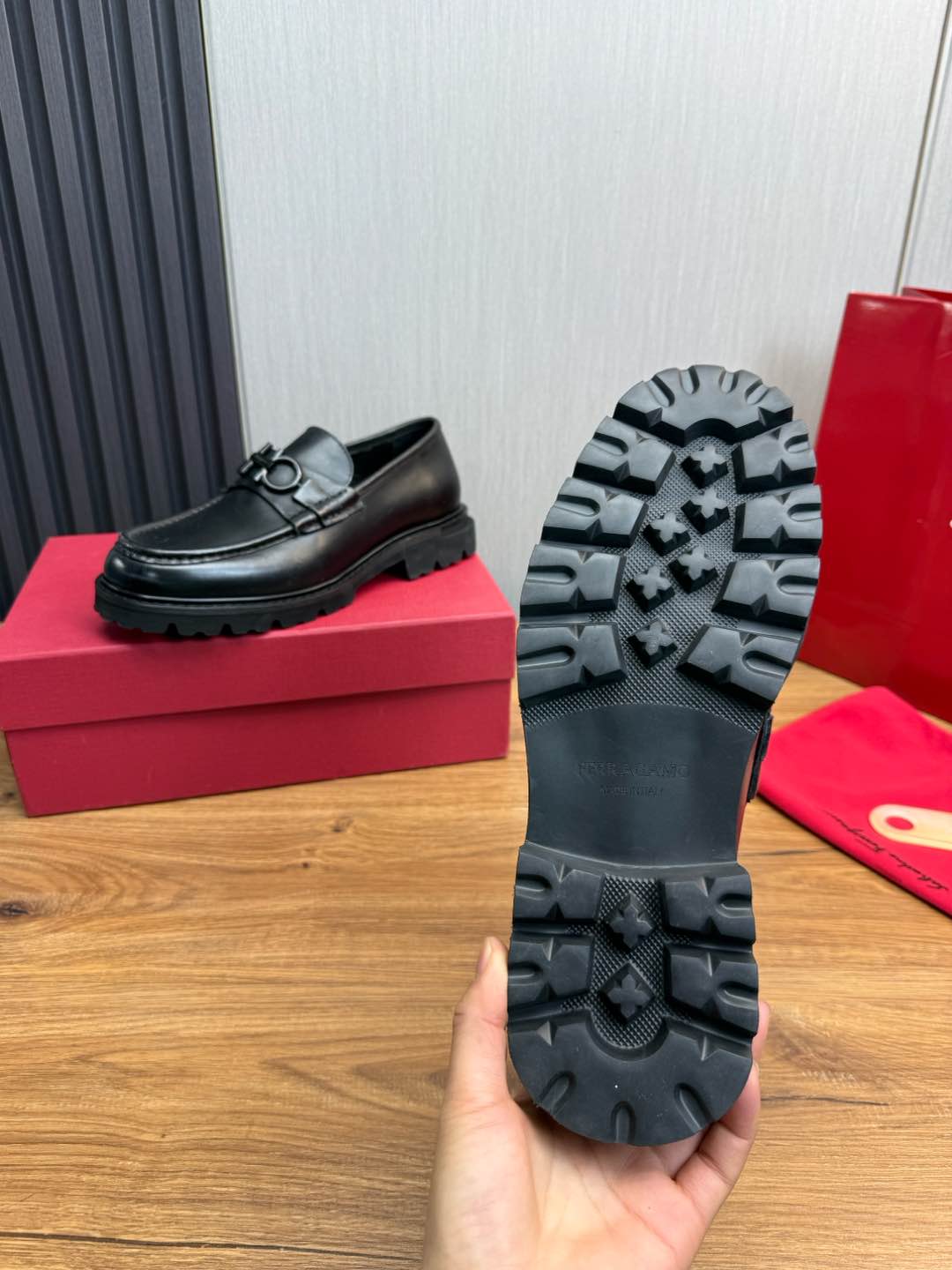 Ferragamo Men's Business Casual Leather Shoes Top Grade Cowhide Loafers 11 i1735847361667 3642 0 9