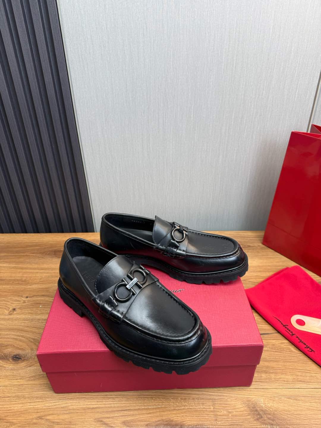 Ferragamo Men's Business Casual Leather Shoes Top Grade Cowhide Loafers 4 i1735847362123 2489 0 5