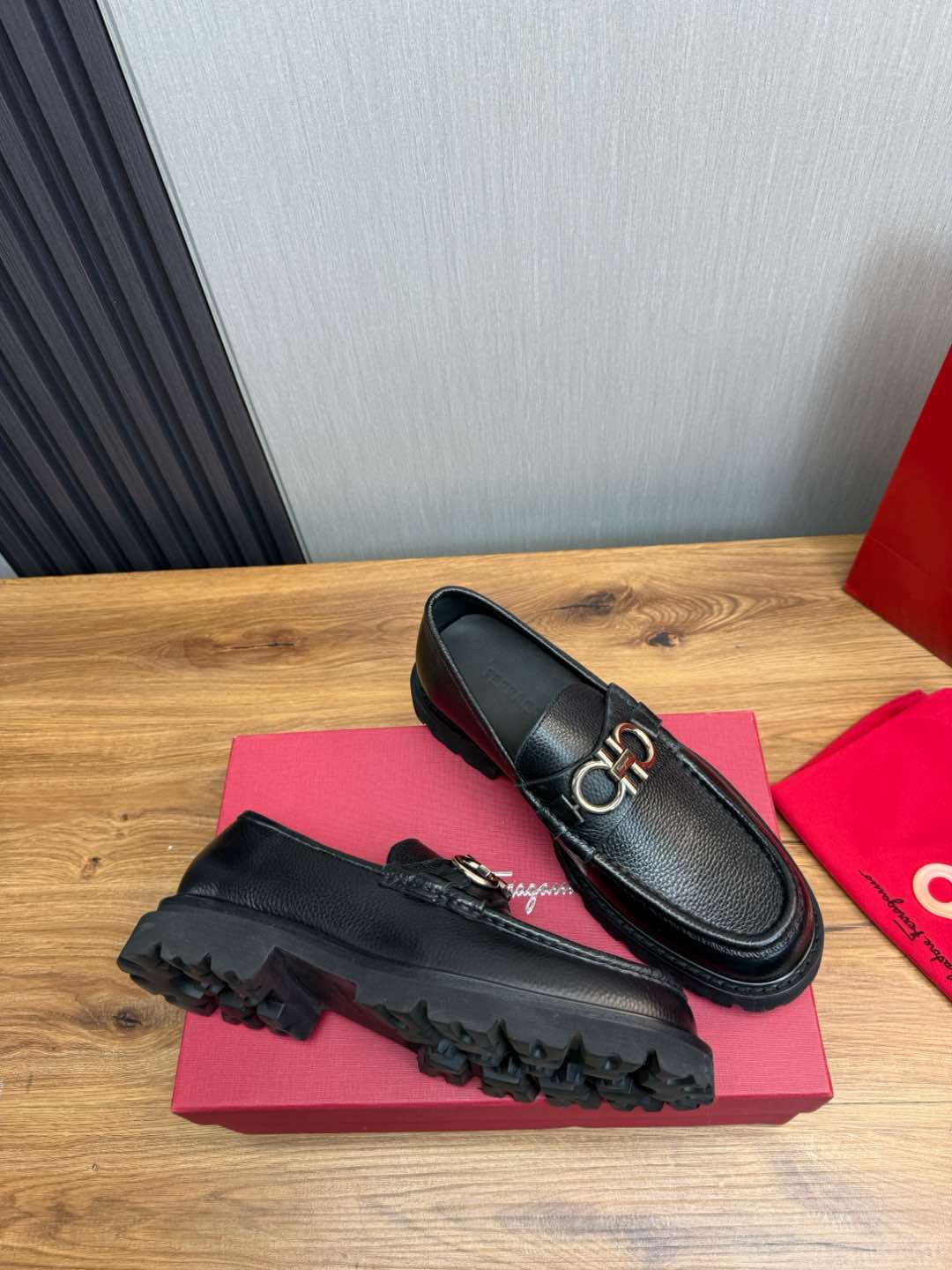 Ferragamo Men's Black Leather Loafers - Business Casual Slip-Ons, Sizes 39-44 7 i1735847399669 8377 0 4