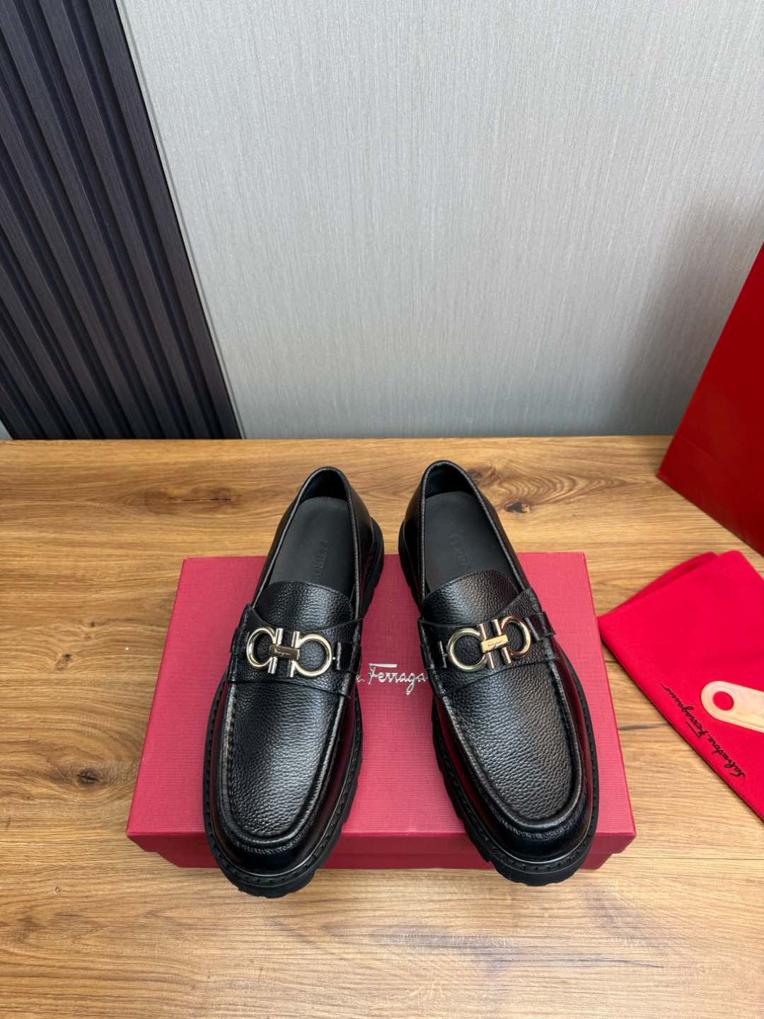 Ferragamo Men's Black Leather Loafers - Business Casual Slip-Ons, Sizes 39-44 3 i1735847400326 3066 0 2