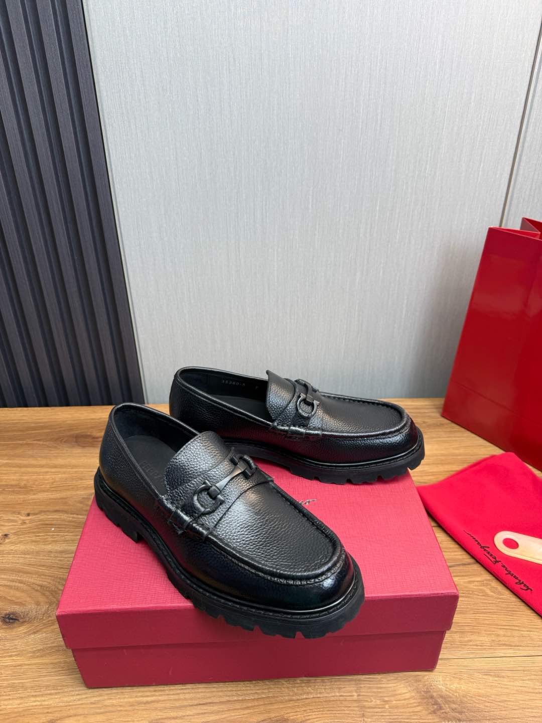 Ferragamo Men's Business Casual Leather Loafers - Premium Quality & Comfort 4 i1735847479518 1169 0 5