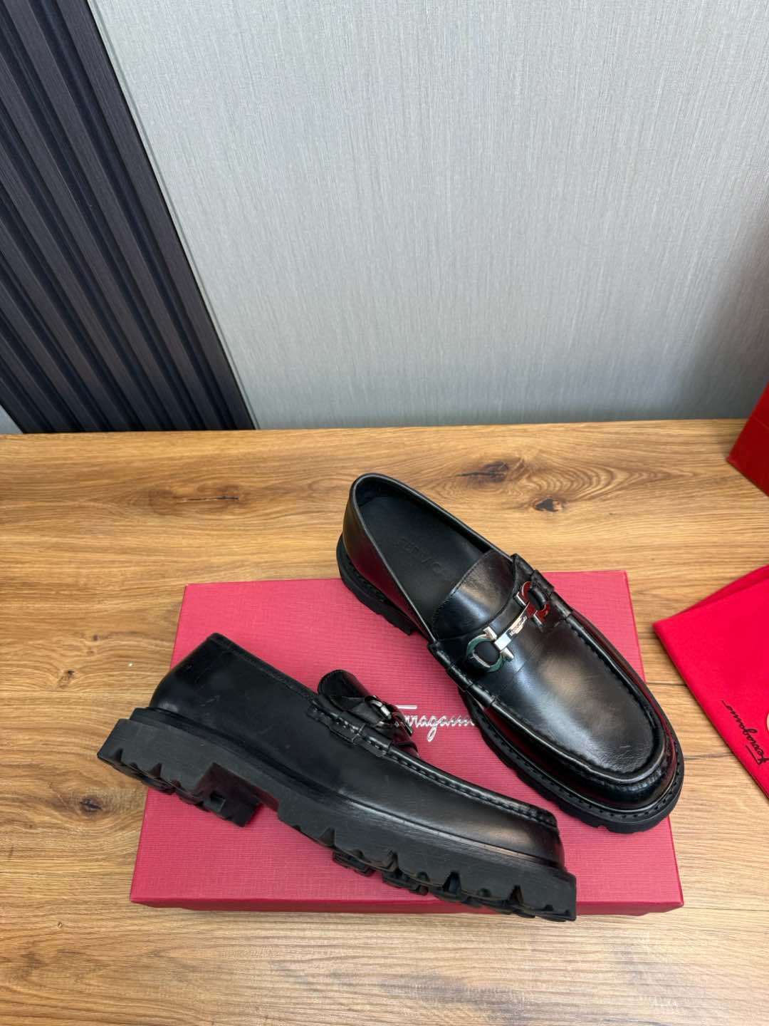 Ferragamo Men's Black Leather Loafers, Top Quality, Comfortable Experience 7 i1735847518894 2729 0 5