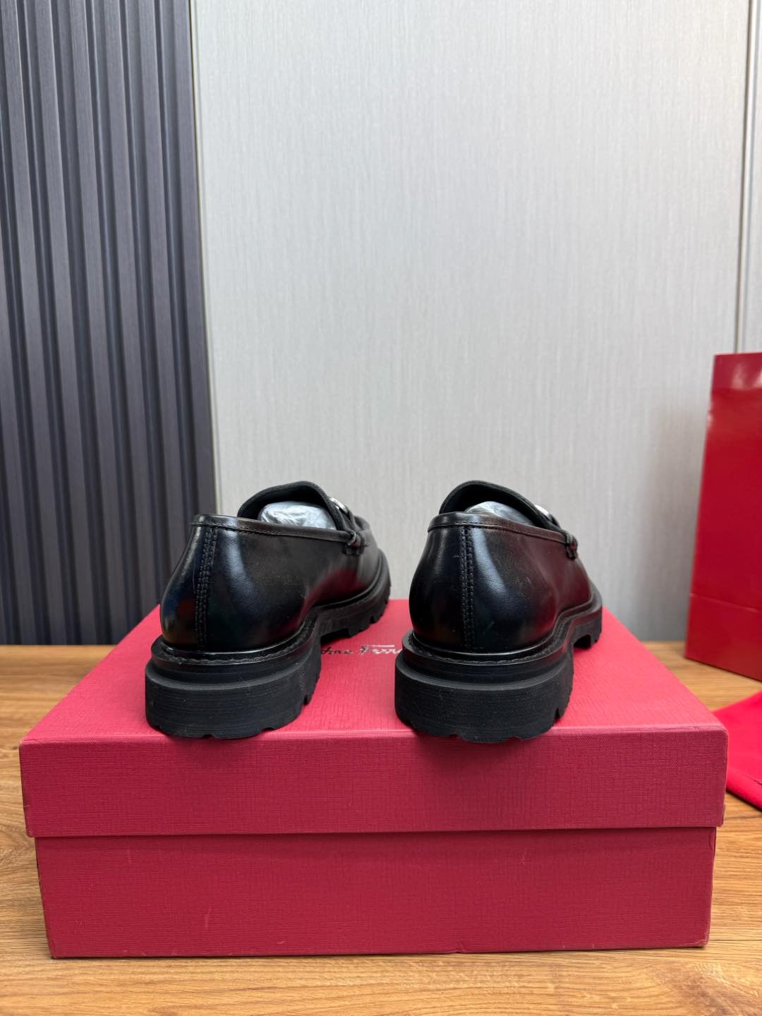 Ferragamo Men's Black Leather Loafers, Top Quality, Comfortable Experience 6 i1735847519587 5176 0 7